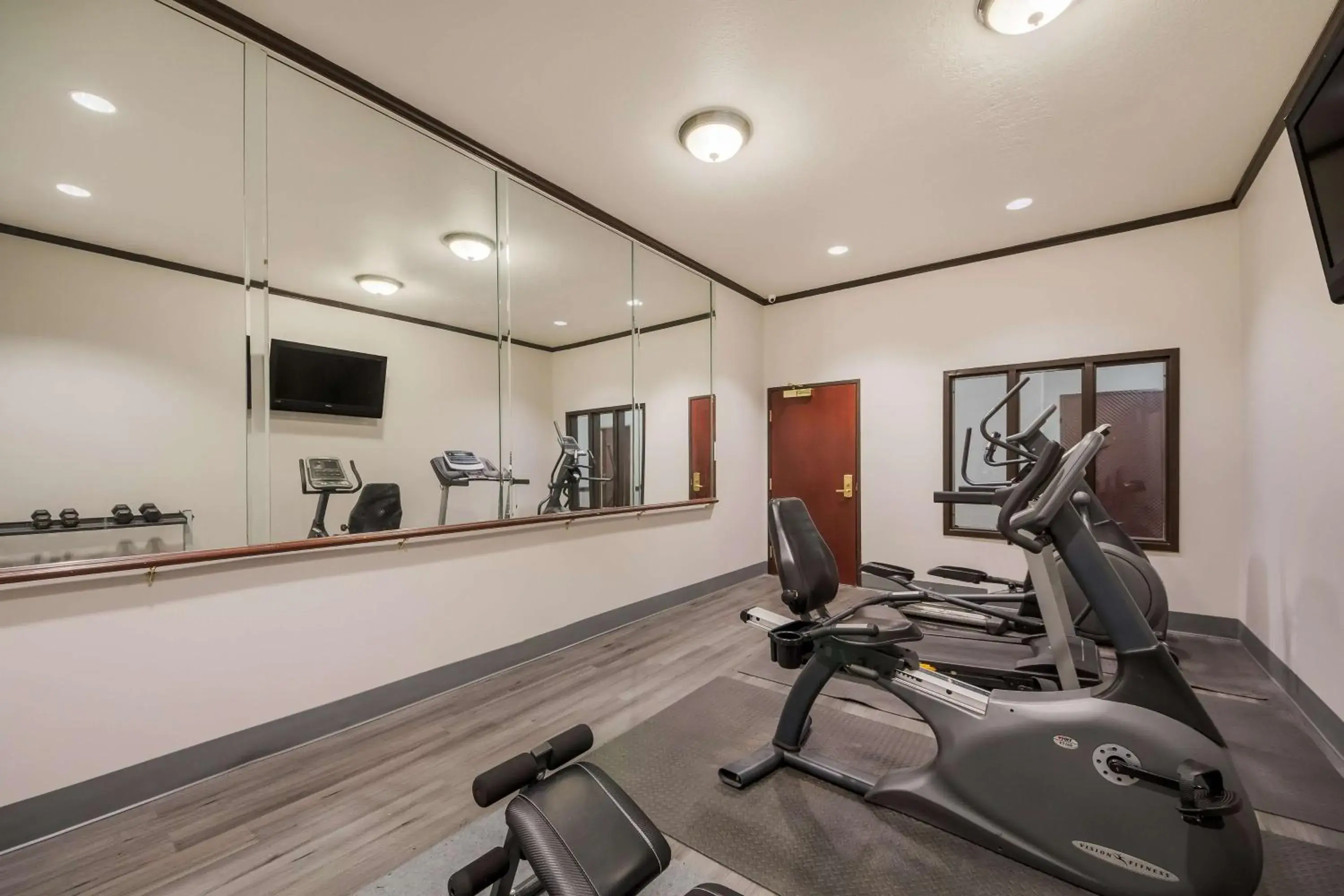 Fitness centre/facilities in SureStay Plus Hotel by Best Western Near SeaWorld San Antonio Fitness centre/facilities in SureStay Plus Hotel by Best Western Near SeaWorld San Antonio