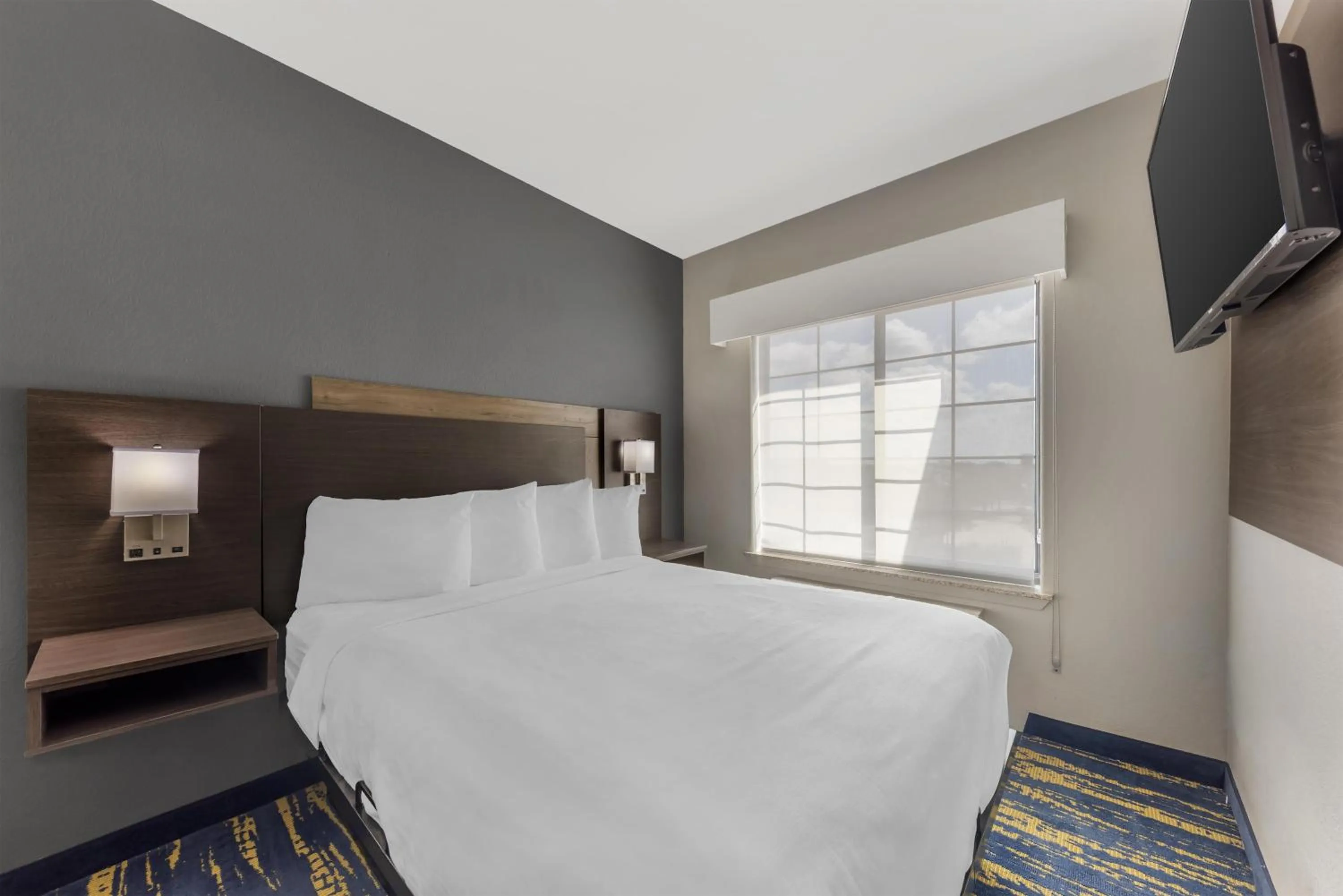 Bedroom, Bed in Best Western Sea World - Lackland AFB NW Hotel & Suites