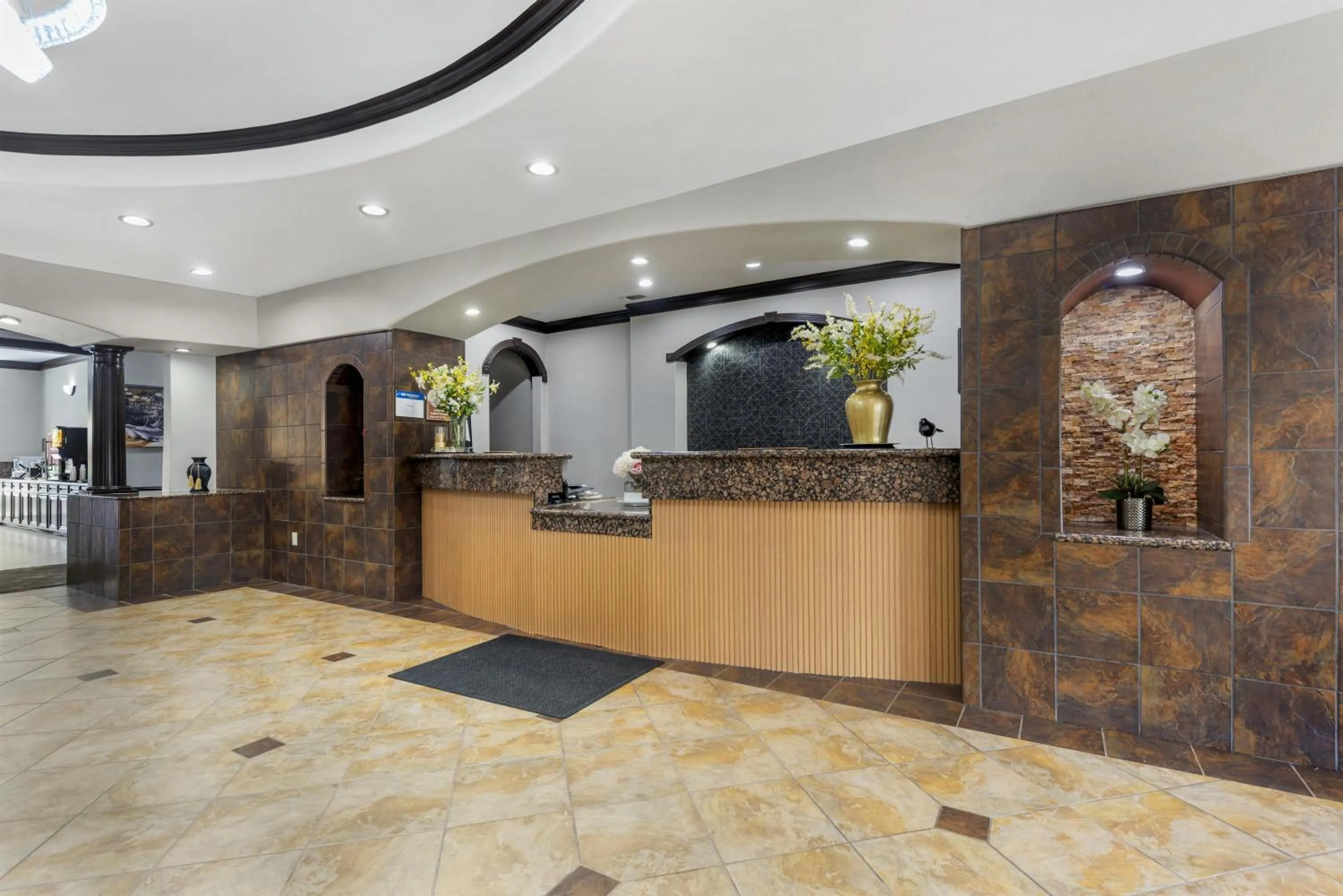 Lobby or reception in Best Western Sea World - Lackland AFB NW Hotel & Suites
