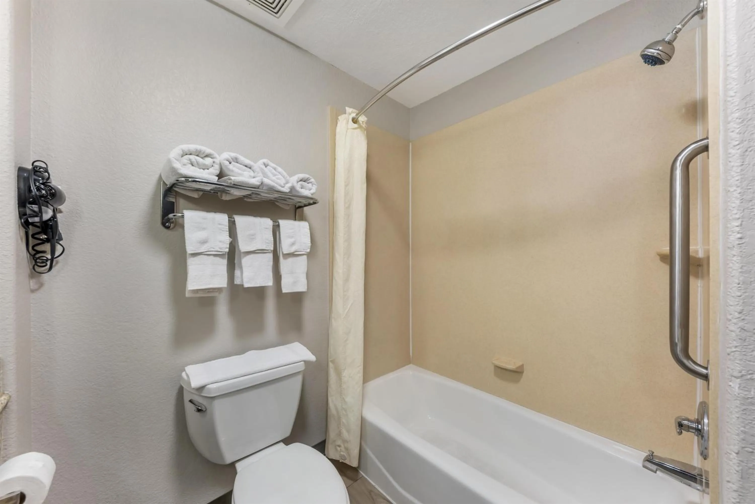 Bathroom in Best Western Sea World - Lackland AFB NW Hotel & Suites