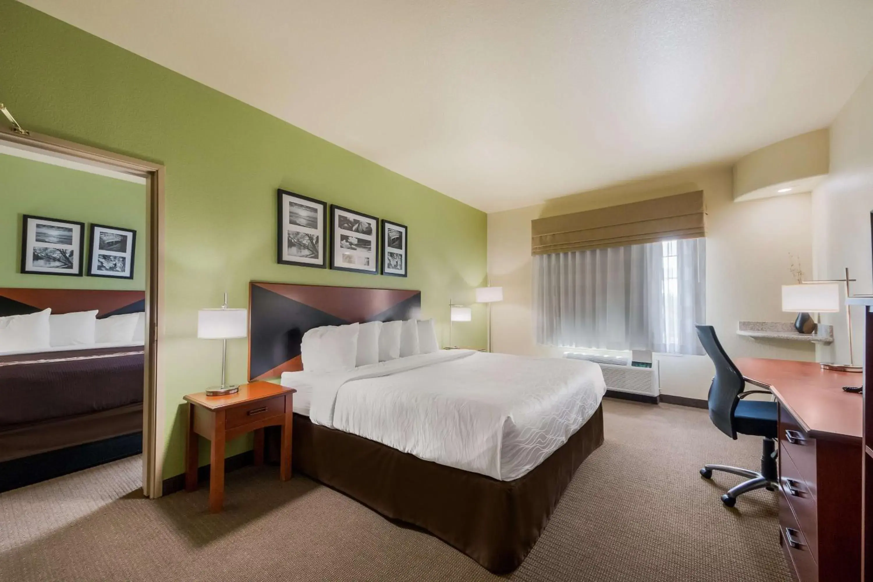 Bedroom, Bed in SureStay Plus Hotel by Best Western Near SeaWorld San Antonio Bedroom, Bed in SureStay Plus Hotel by Best Western Near SeaWorld San Antonio