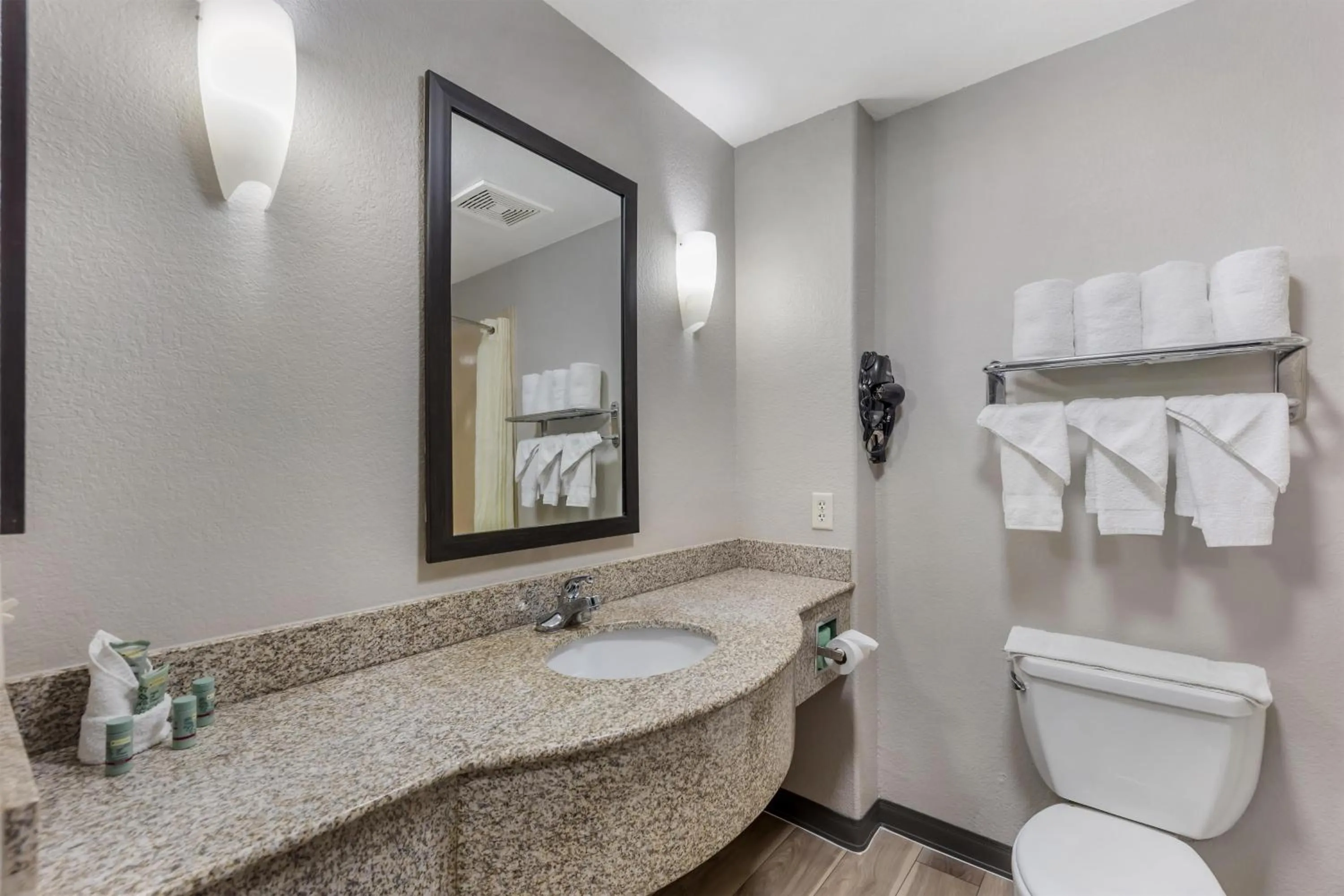 Bathroom in Best Western Sea World - Lackland AFB NW Hotel & Suites