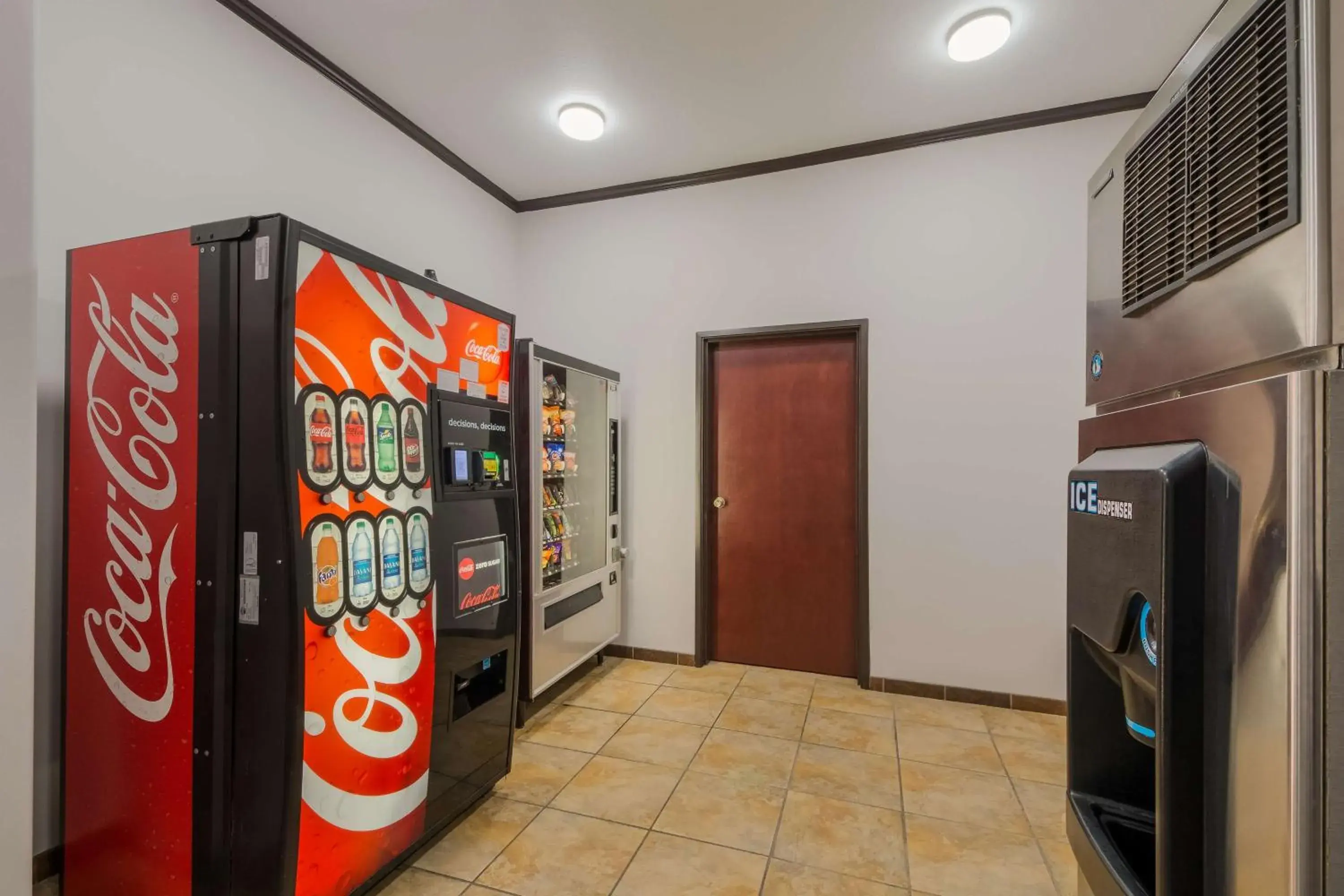 Property building in SureStay Plus Hotel by Best Western Near SeaWorld San Antonio Property building in SureStay Plus Hotel by Best Western Near SeaWorld San Antonio