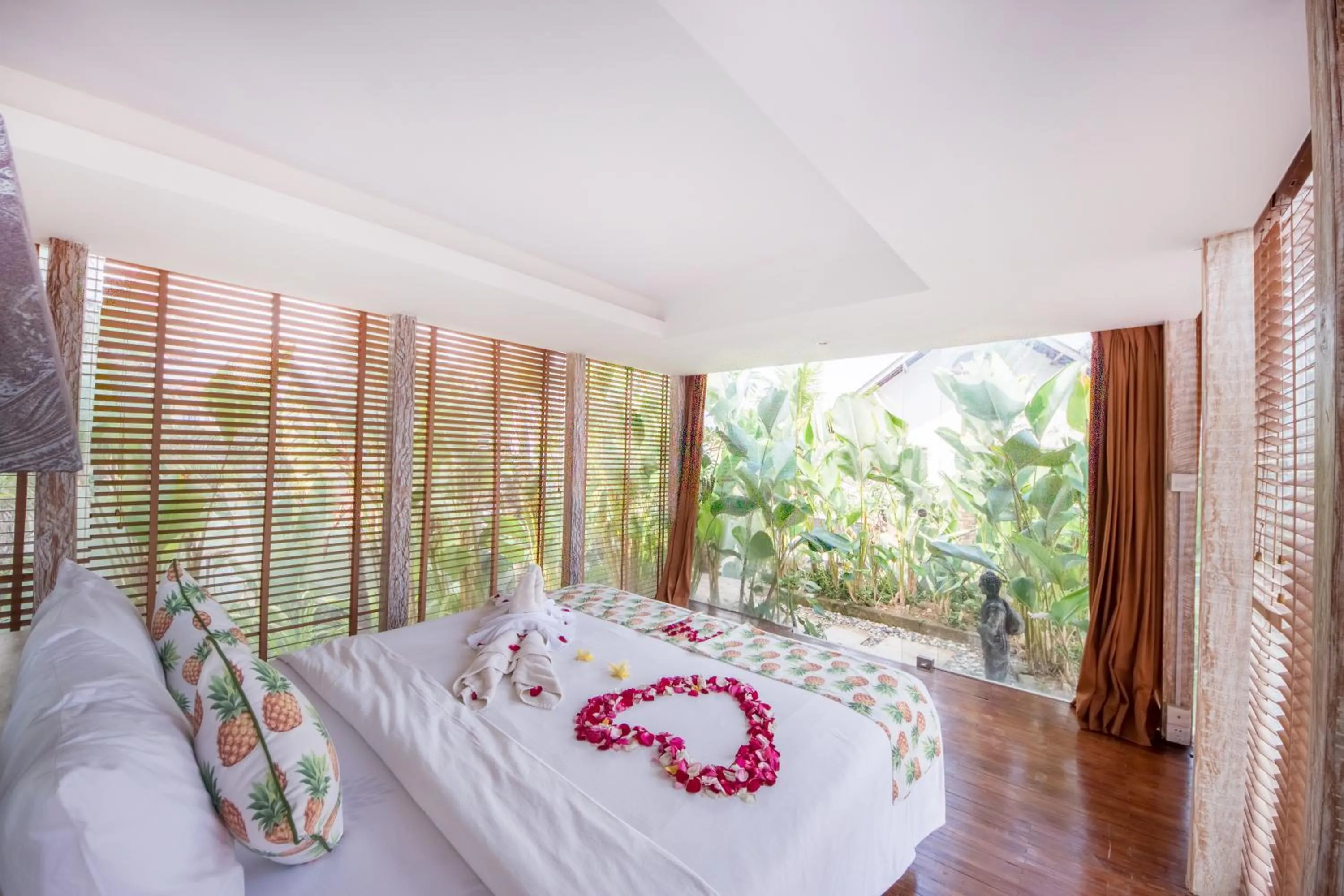 Bed in Villa Madu Canggu