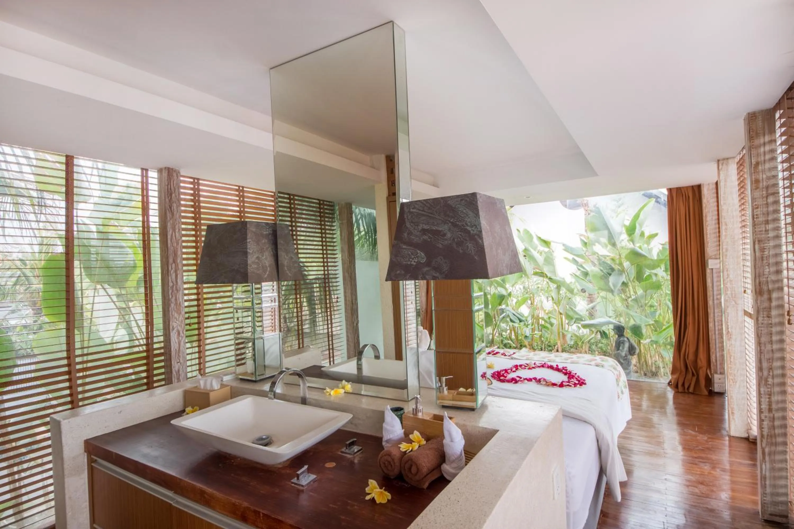 Bed in Villa Madu Canggu