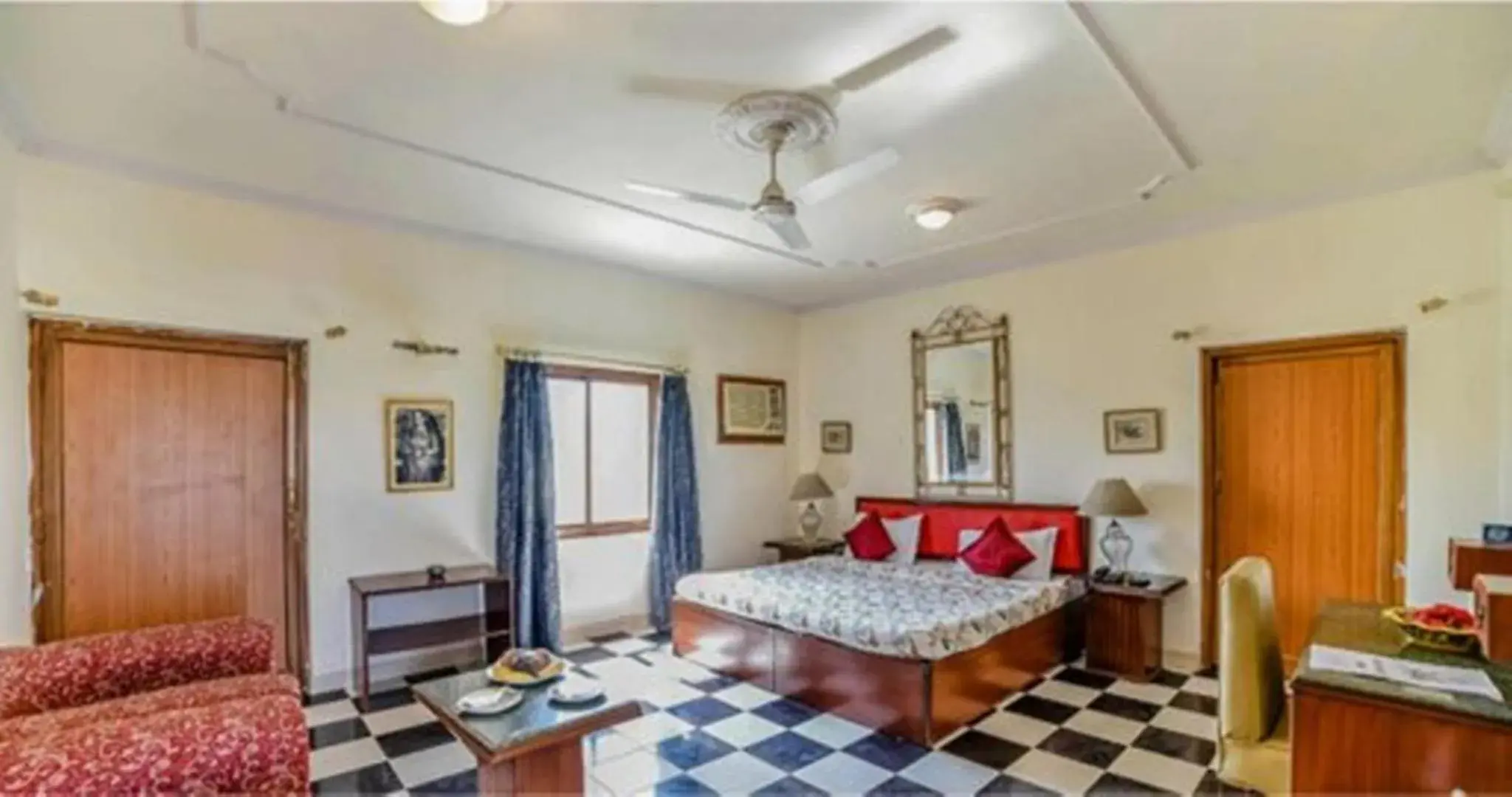 Superior Double Room - single occupancy in Hotel Sugan Niwas Palace Superior Double Room - single occupancy in Hotel Sugan Niwas Palace