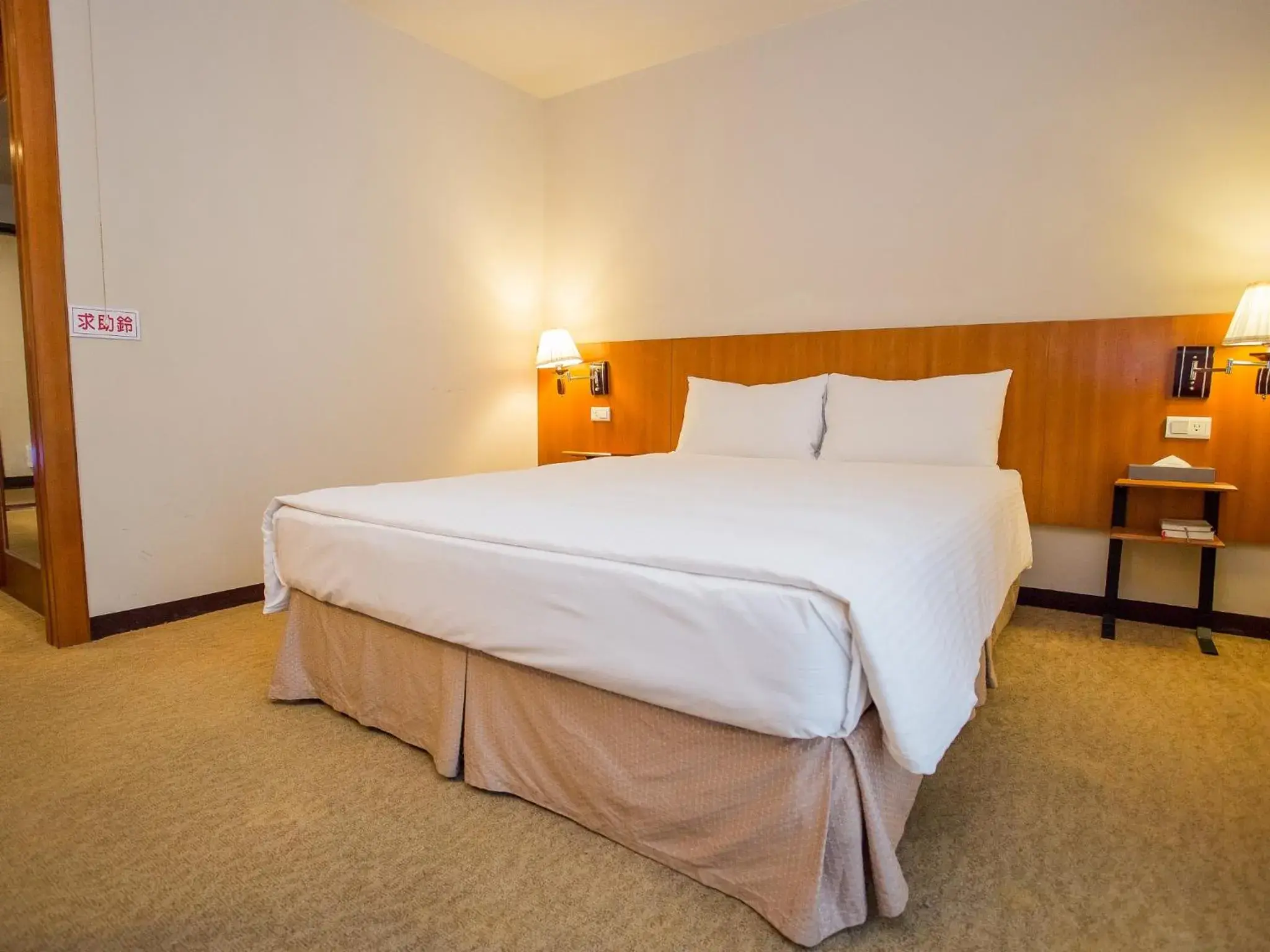 Bed in Jiuwu Hotel Bed in Jiuwu Hotel