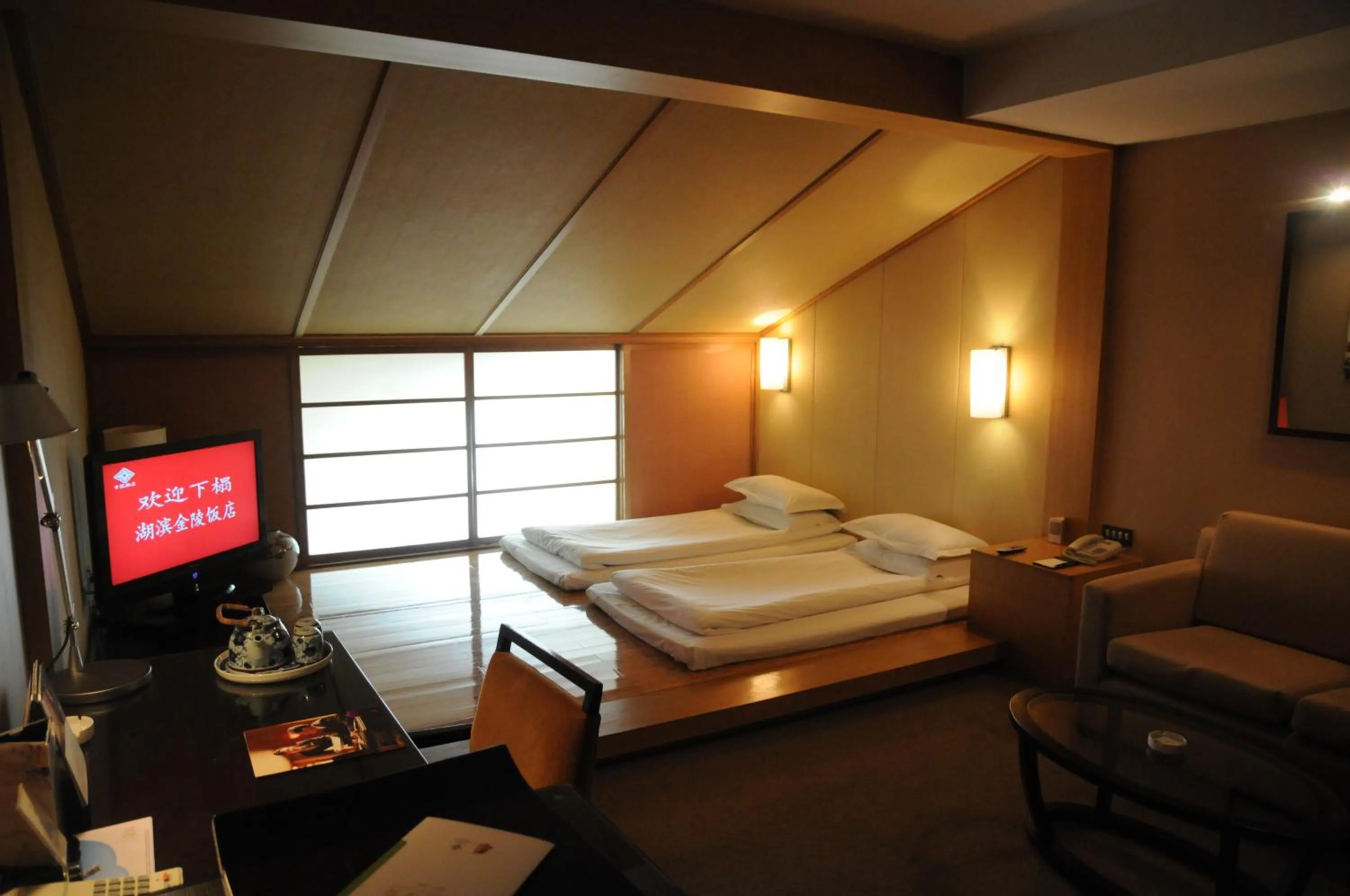 Photo of the whole room, Bed in Jinling Resort Nanjing
