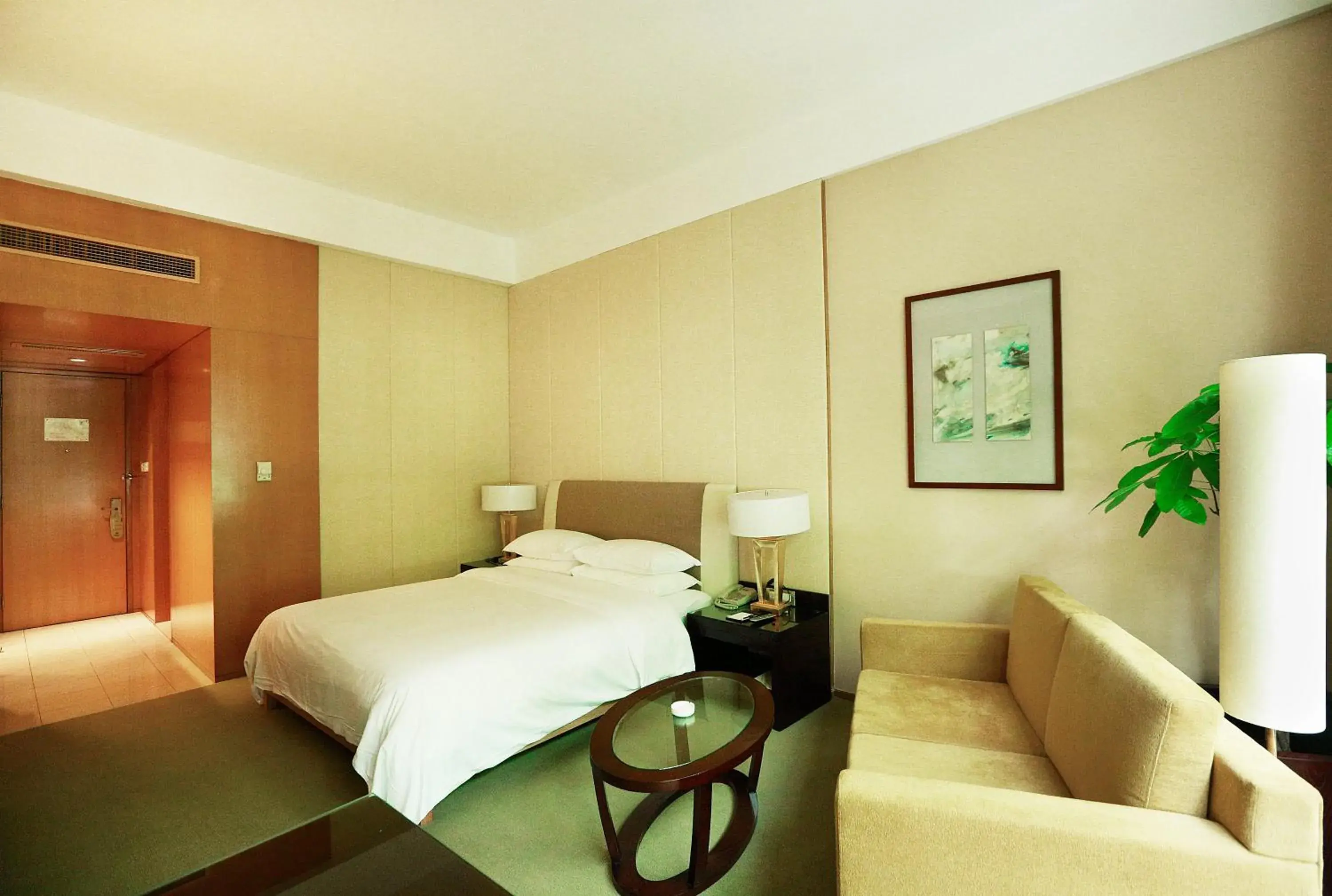 Photo of the whole room, Bed in Jinling Resort Nanjing Photo of the whole room, Bed in Jinling Resort Nanjing