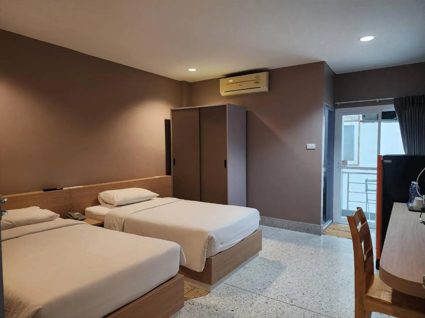 wardrobe, Bed in The Fifth Residence