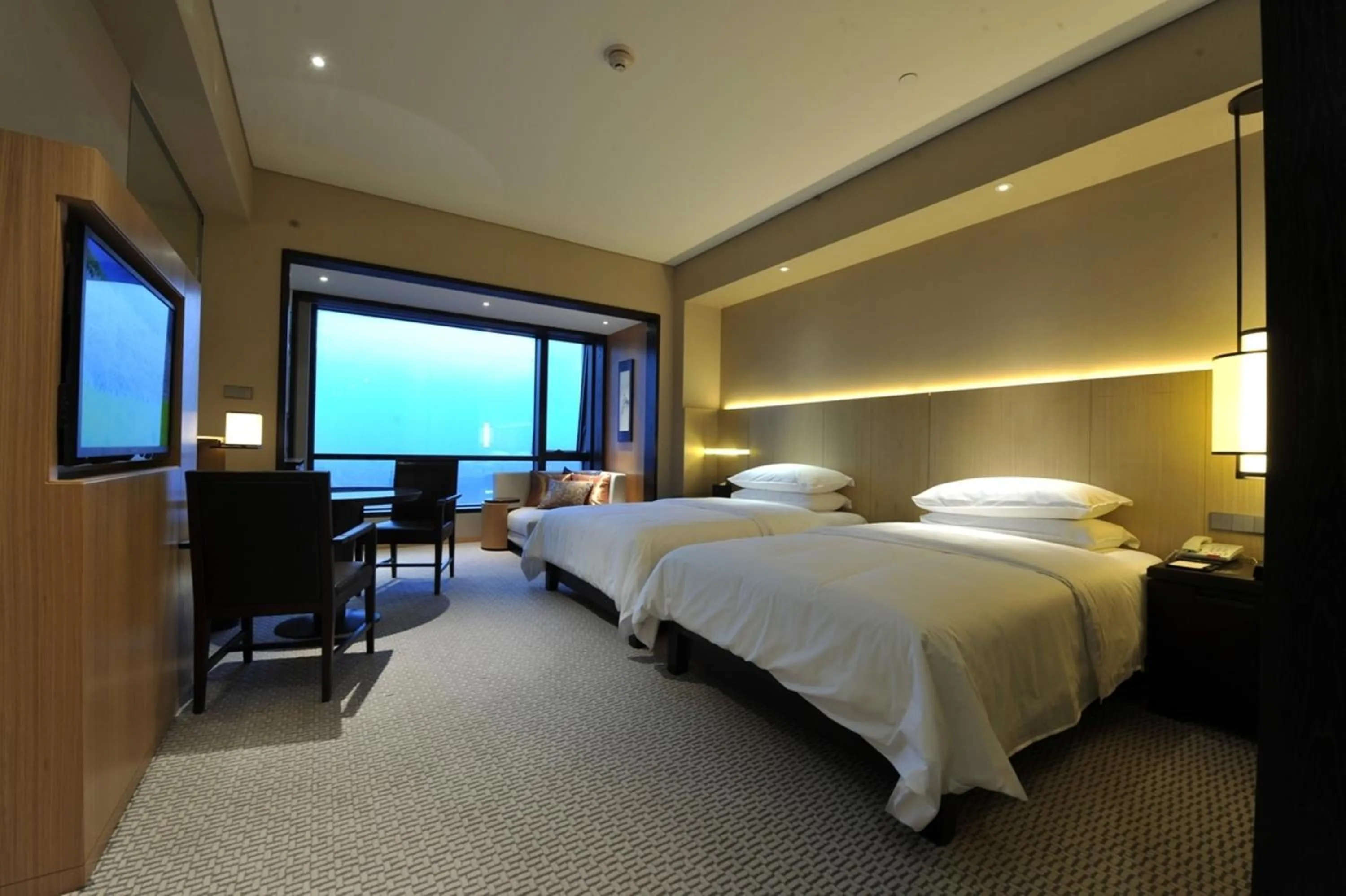 Photo of the whole room, Bed in Jinling Hotel