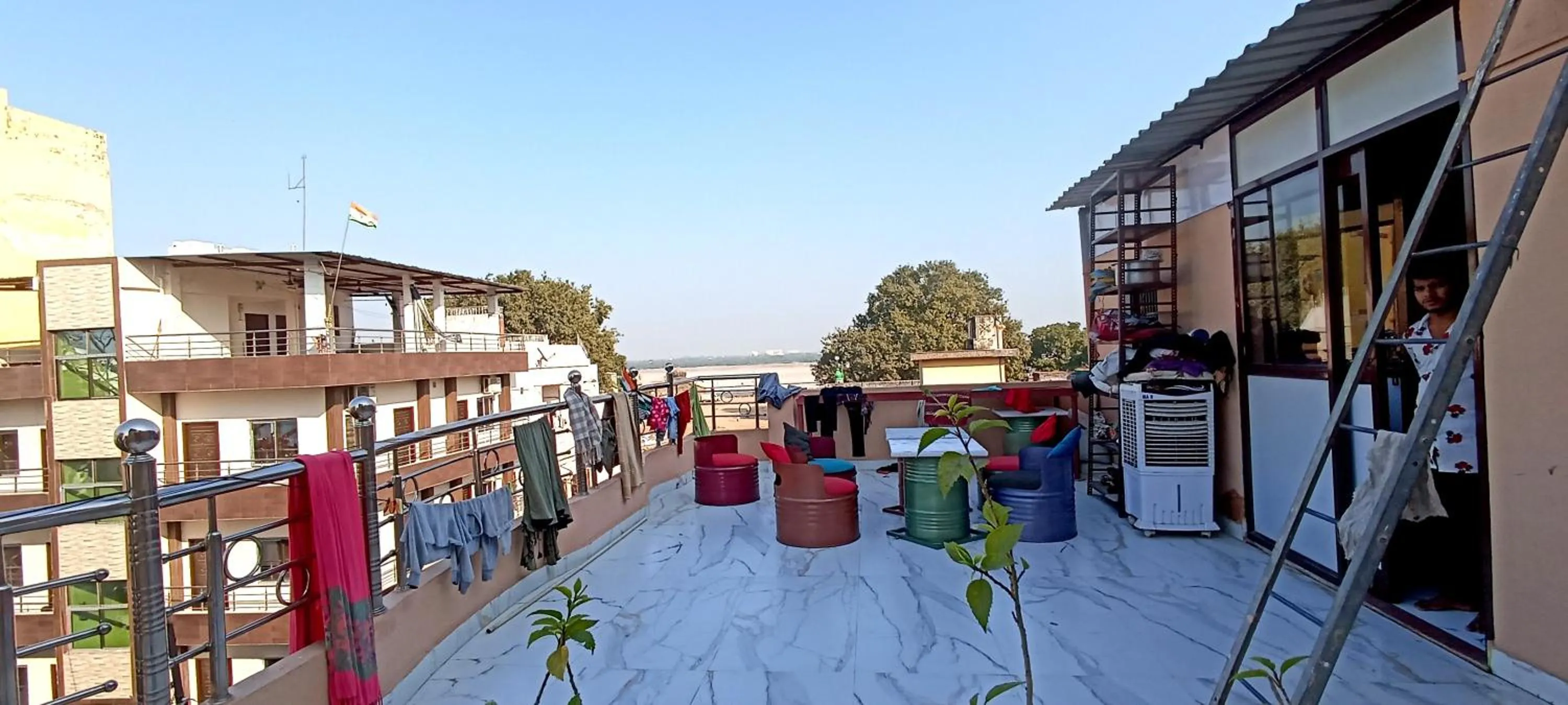 Restaurant/places to eat in Golden River Homestay