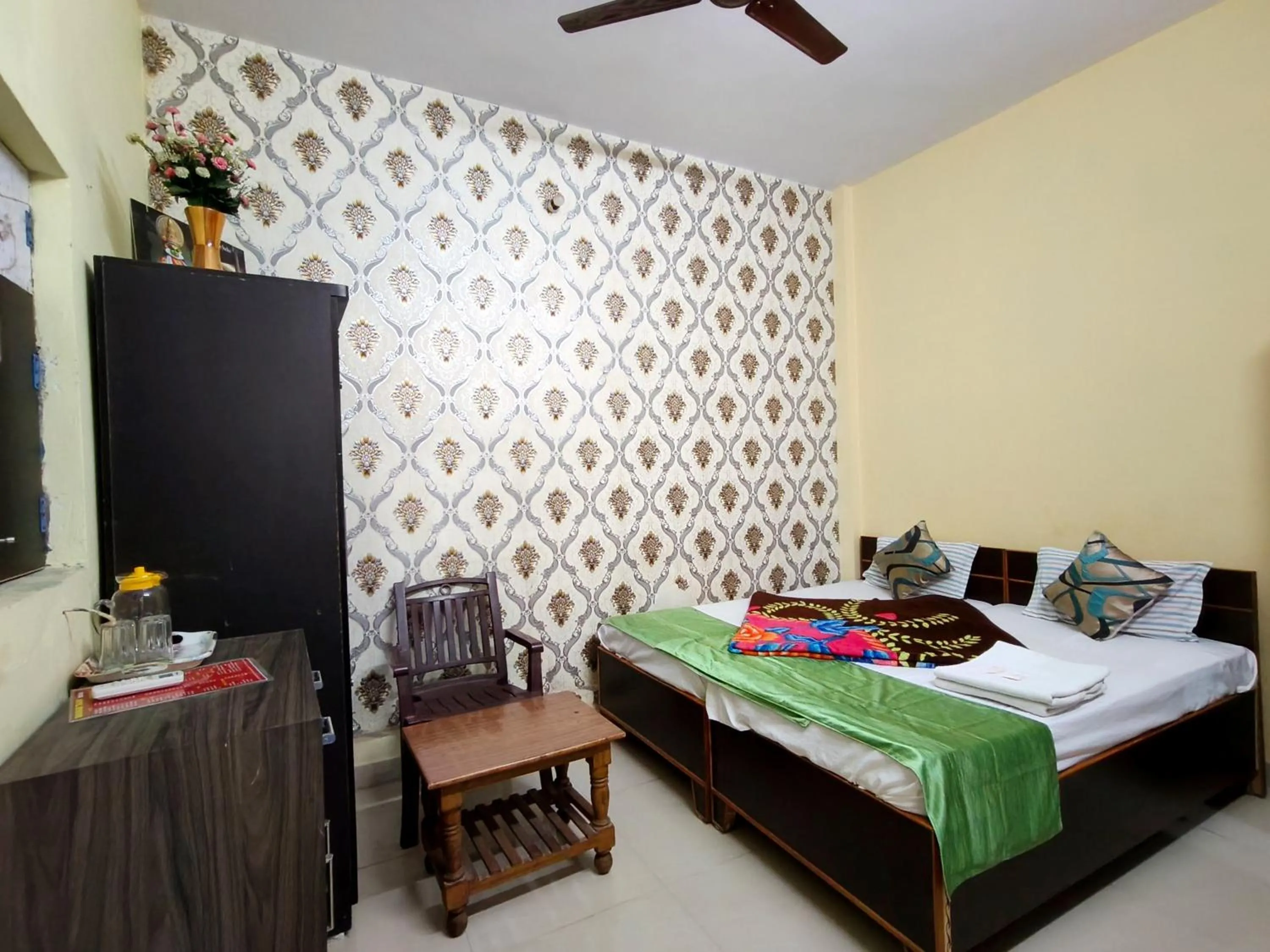 Bed in Golden River Homestay