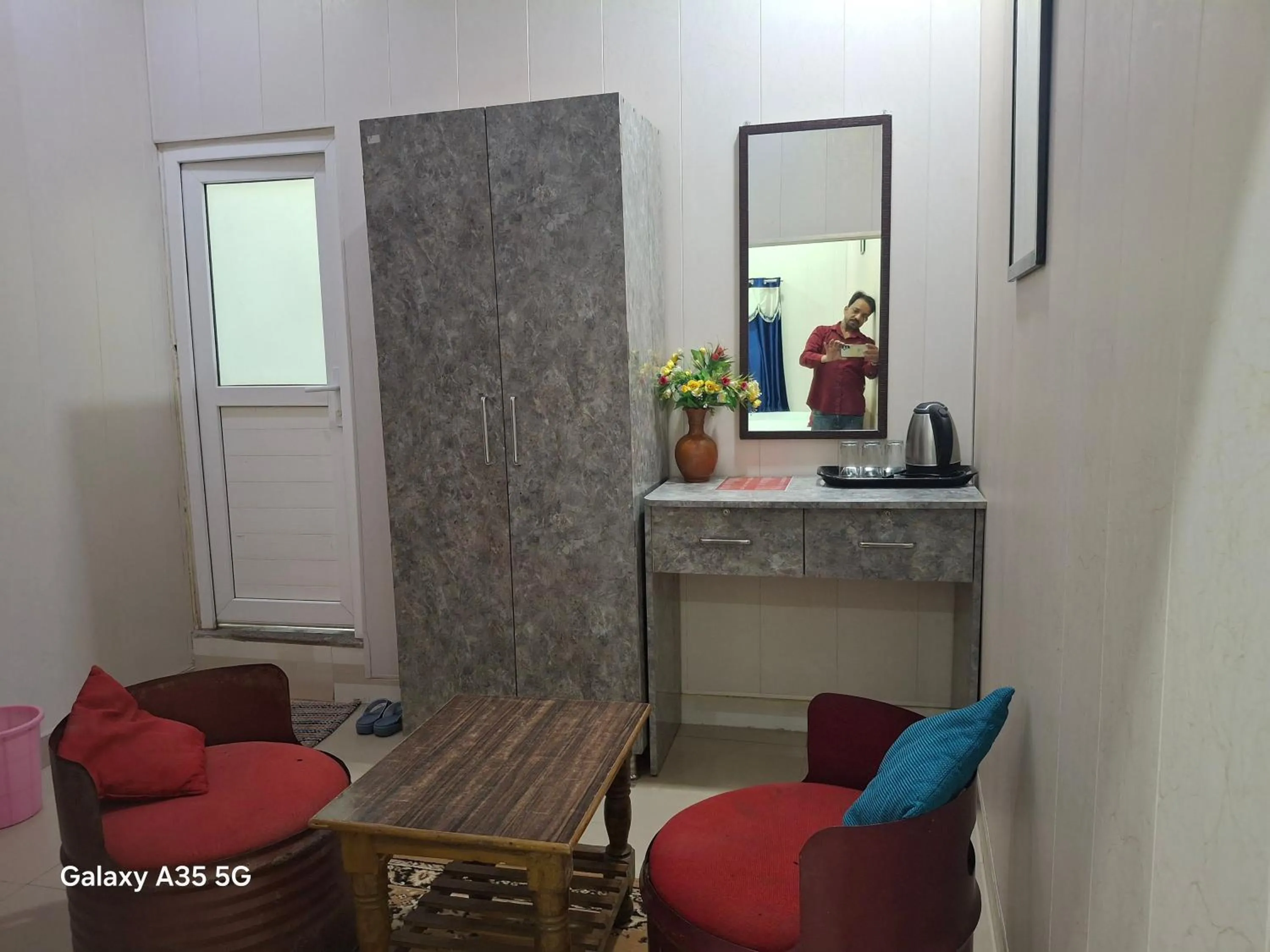 Seating area in Golden River Homestay