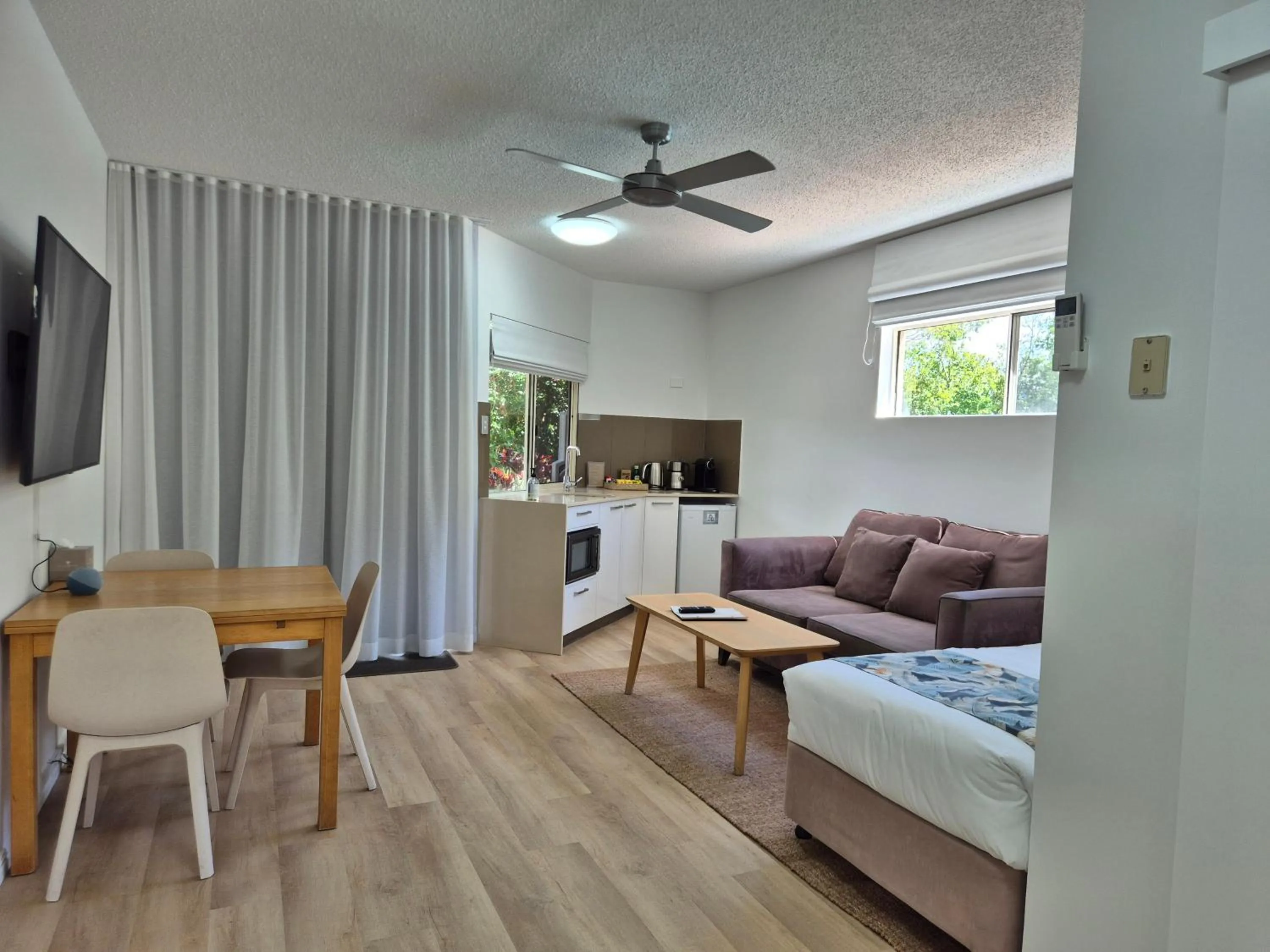 Living room in Noosa Sun - On the Noosa River