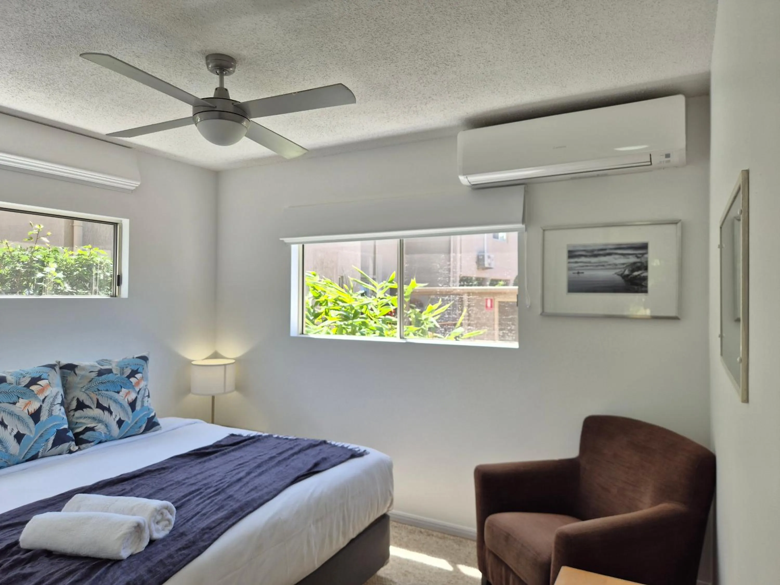 Bedroom, Bed in Noosa Sun - On the Noosa River