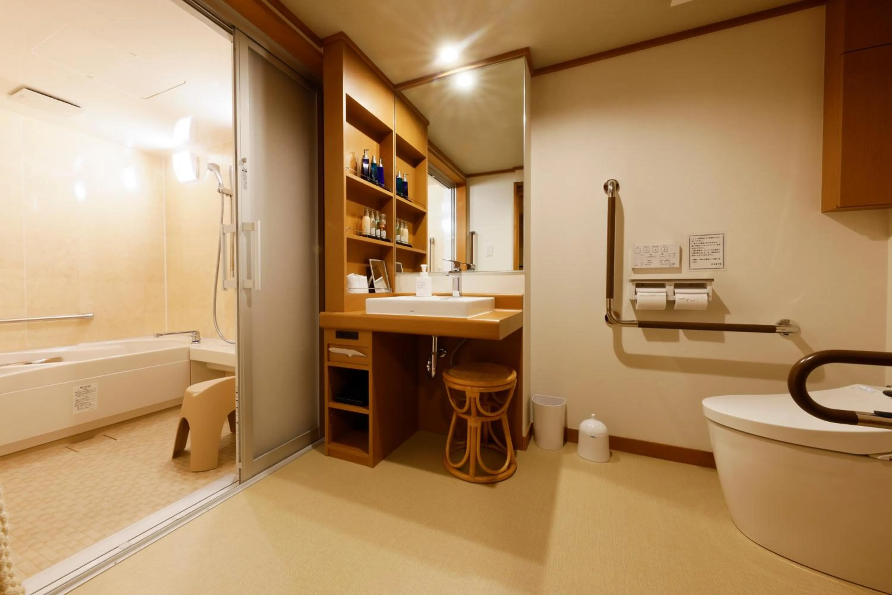 Shower in Nikko Hoshino Yado