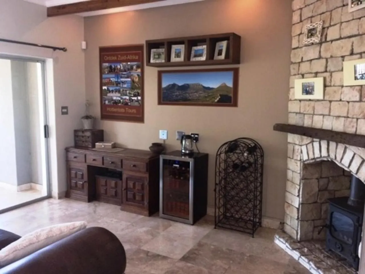 Coffee/tea facilities in African Palm Cottage and Guesthouse