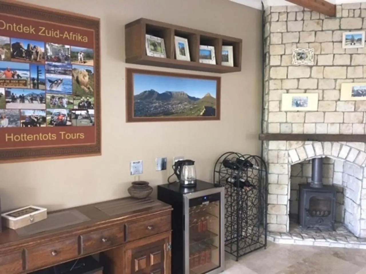 Coffee/tea facilities in African Palm Cottage and Guesthouse