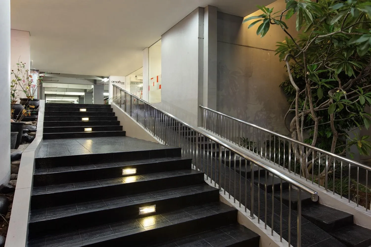 Facade/entrance in Amaris Hotel Pemuda Semarang