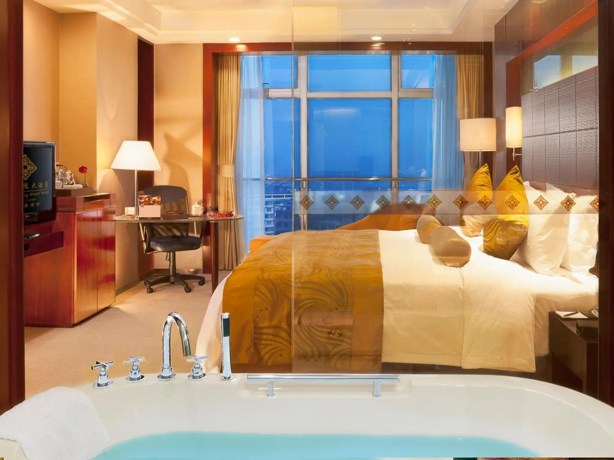 Photo of the whole room, Bed in Hongrui Jinling Grand Hotel Hefei Photo of the whole room, Bed in Hongrui Jinling Grand Hotel Hefei