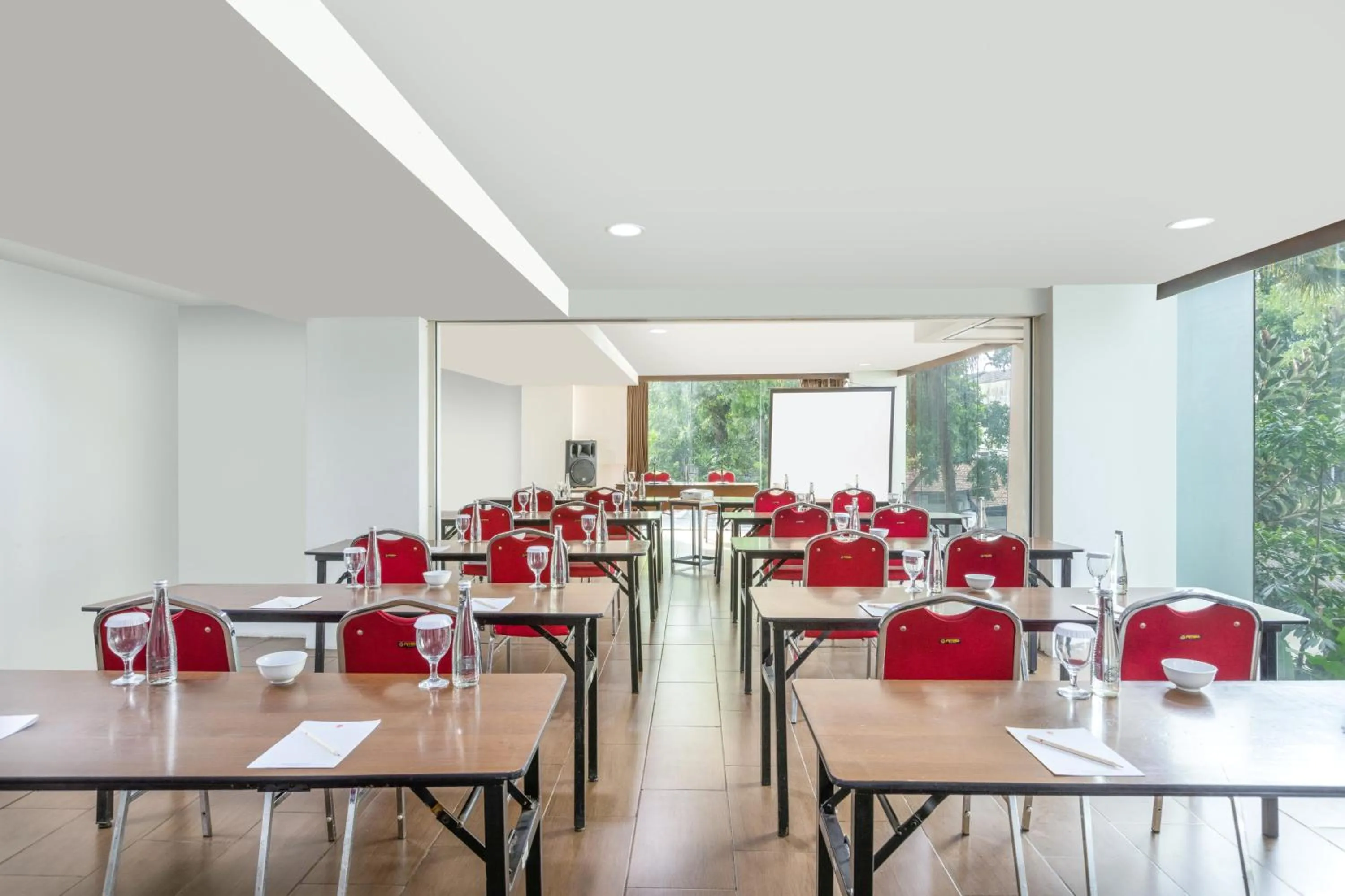 Meeting/conference room in Amaris Hotel Cihampelas