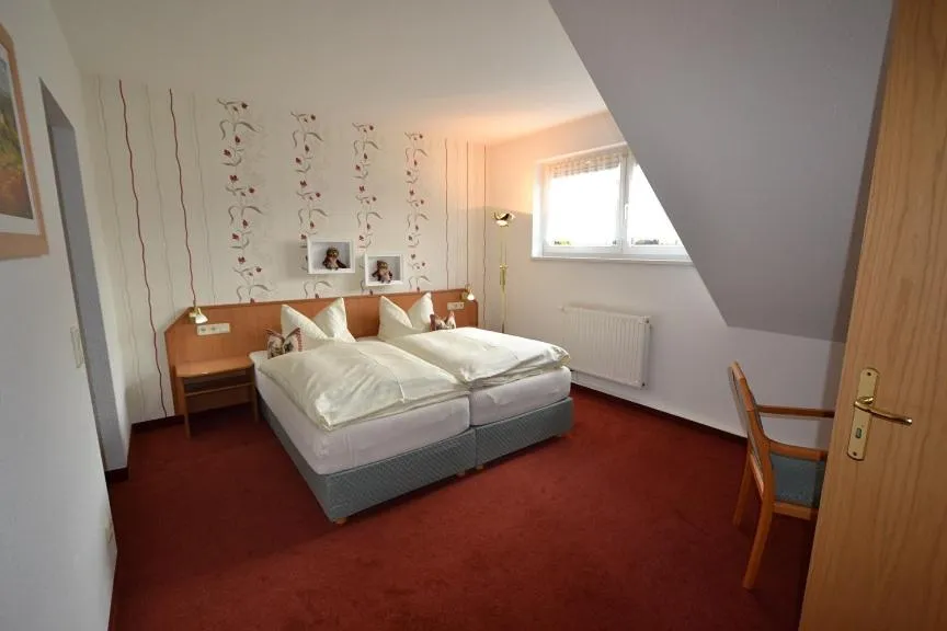 Photo of the whole room, Bed in Hotel & Restaurant Zur Linde