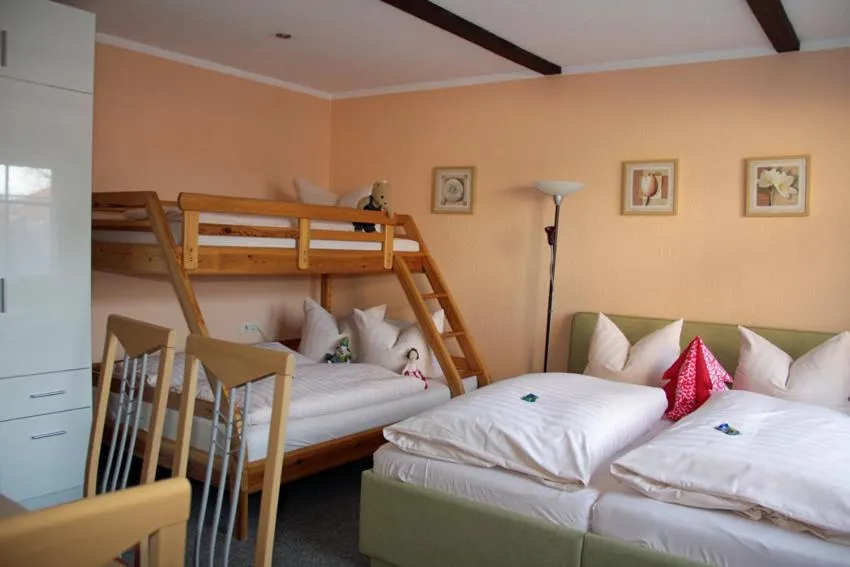 Bed in Hotel & Restaurant Zur Linde