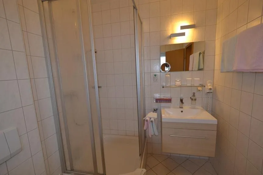 Bathroom in Hotel & Restaurant Zur Linde