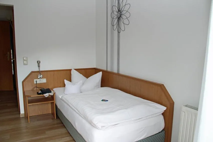 Bed in Hotel & Restaurant Zur Linde