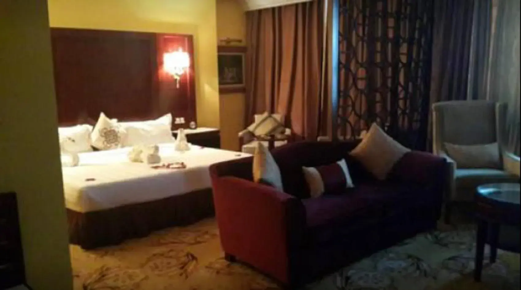 Bed in Oasis Hotel Bed in Oasis Hotel