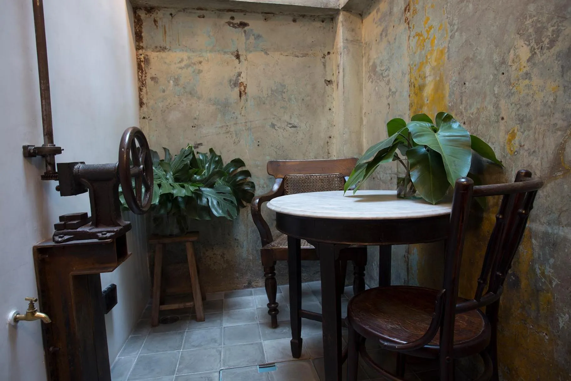 Seating area in 1905 Heritage Corner