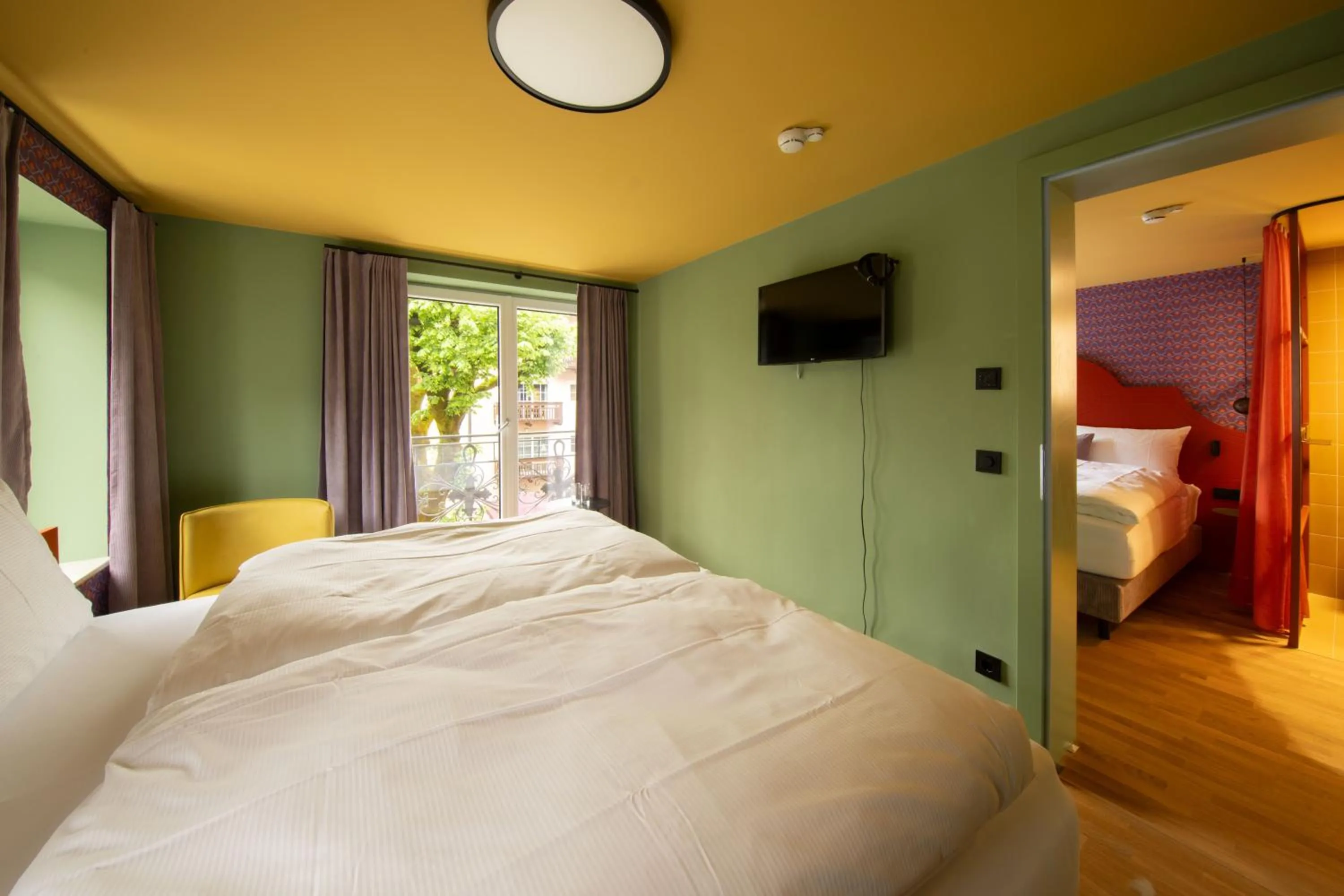 Photo of the whole room, Bed in Schwarzes Rössl
