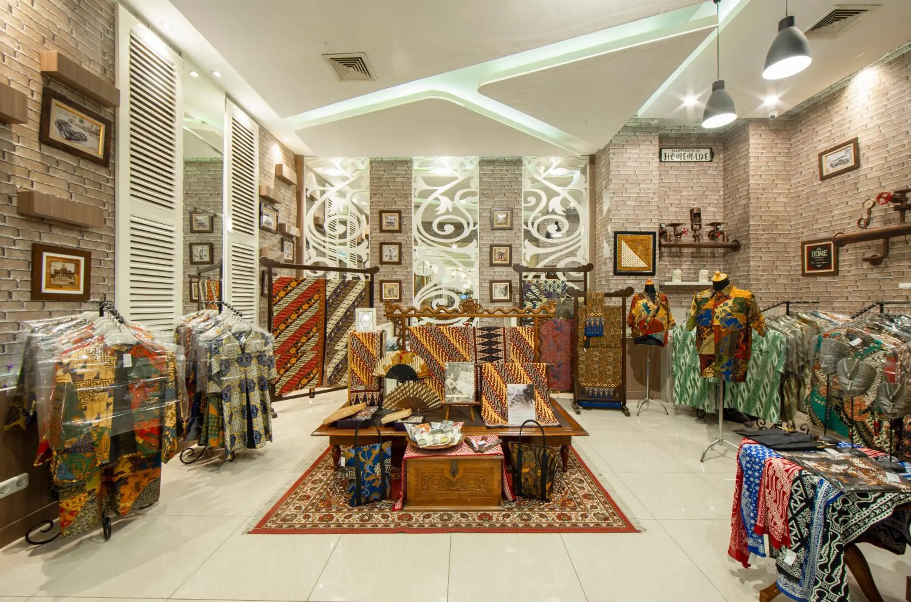 Lobby or reception in Grand Inna Tunjungan Hotel Surabaya Lobby or reception in Grand Inna Tunjungan Hotel Surabaya