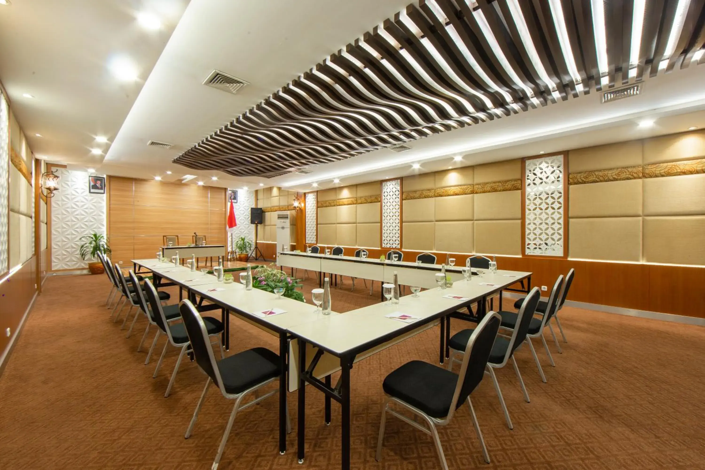 Property building in Grand Inna Tunjungan Hotel Surabaya Property building in Grand Inna Tunjungan Hotel Surabaya