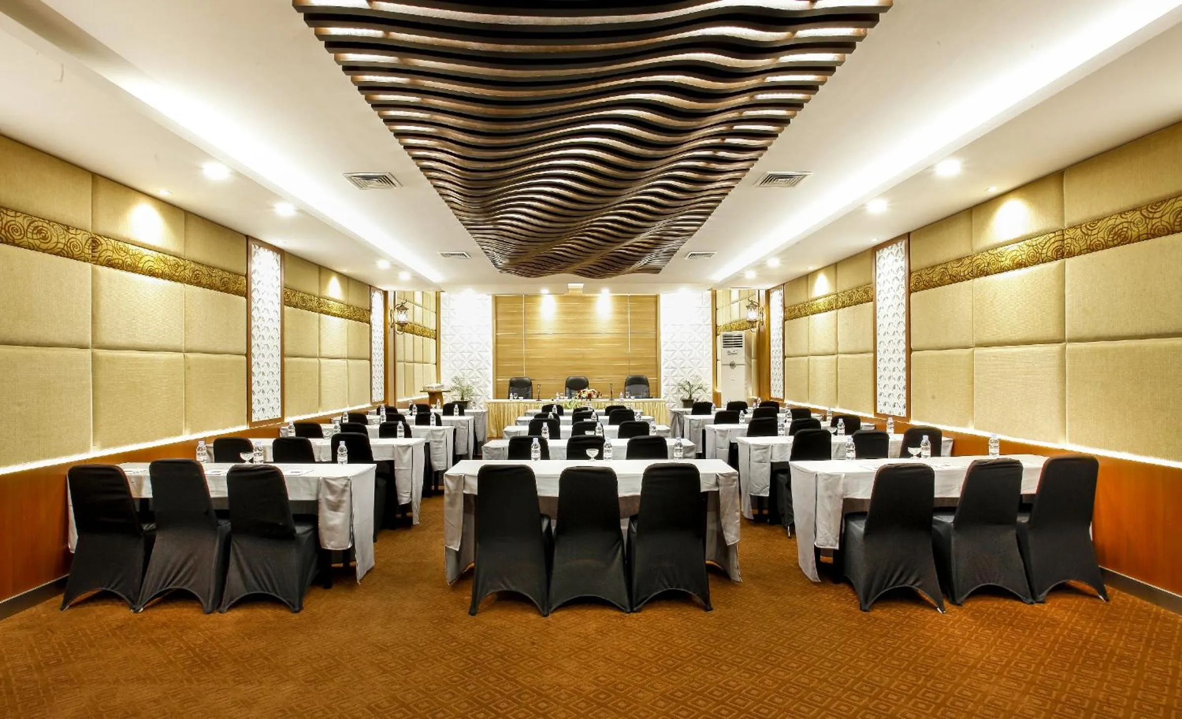 Business facilities in Grand Inna Tunjungan Hotel Surabaya