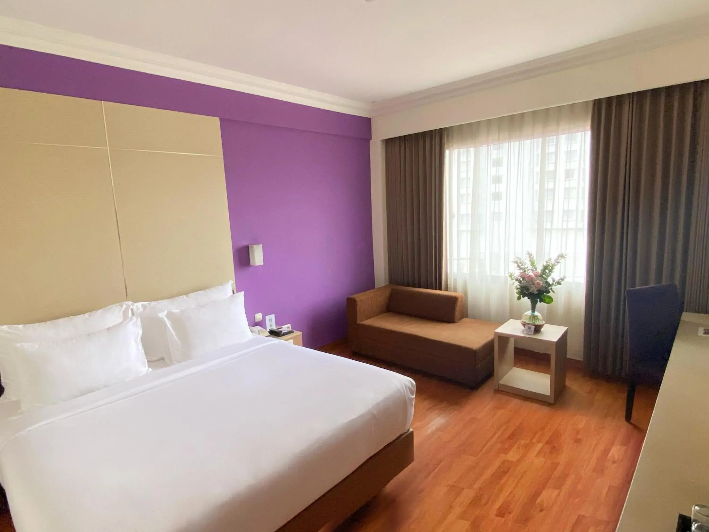 Bedroom, Bed in Grand Inna Tunjungan Hotel Surabaya Bedroom, Bed in Grand Inna Tunjungan Hotel Surabaya