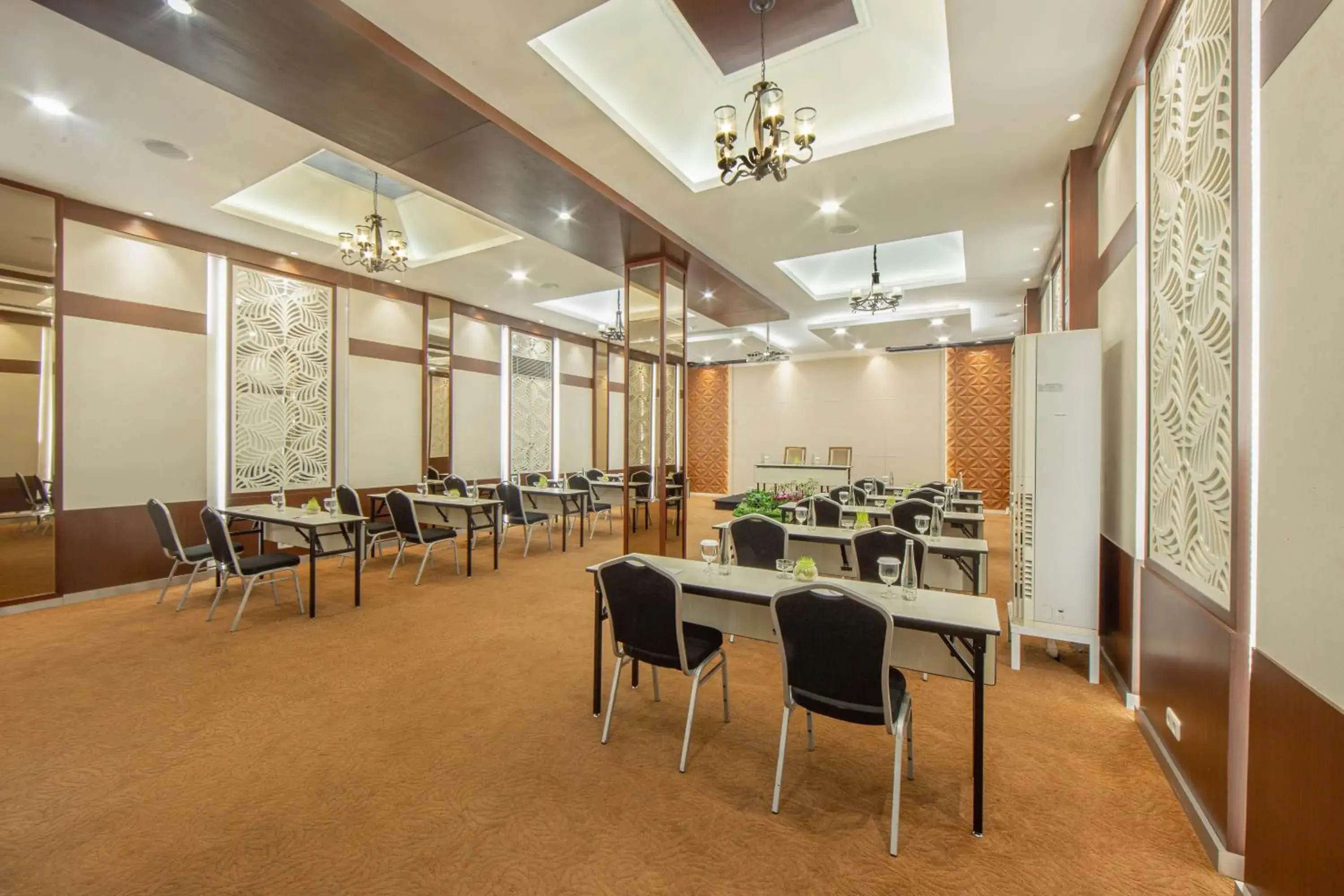 Property building in Grand Inna Tunjungan Hotel Surabaya Property building in Grand Inna Tunjungan Hotel Surabaya