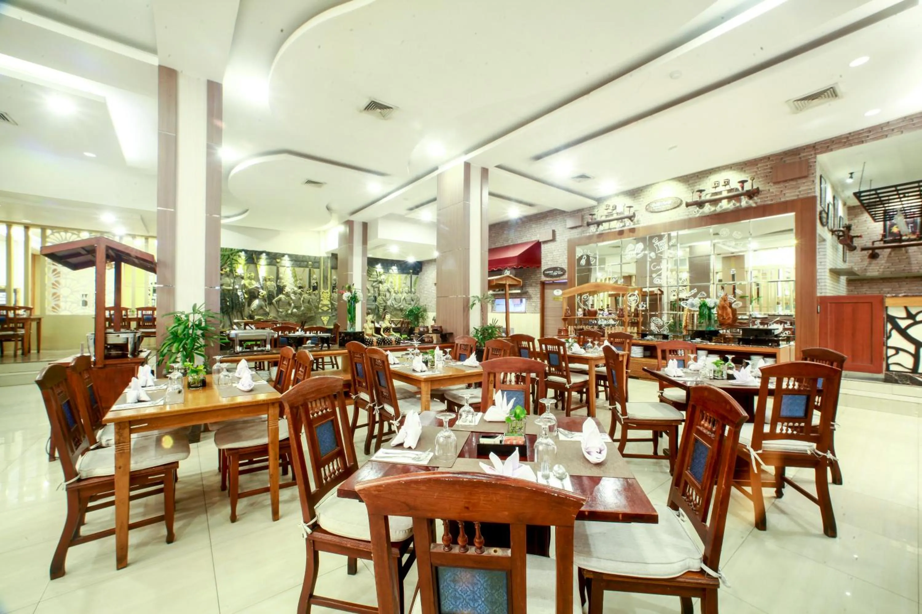 Restaurant/places to eat in Grand Inna Tunjungan Hotel Surabaya