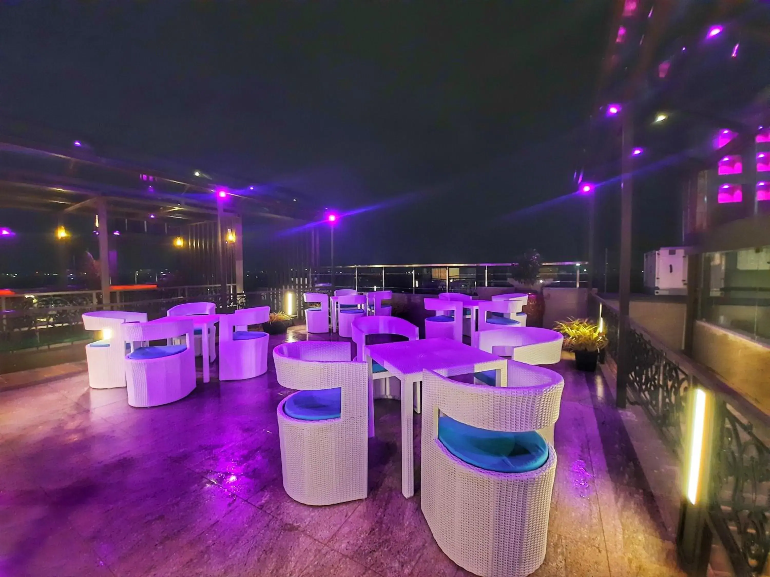 Restaurant/places to eat in Quality Inn Sabari Restaurant/places to eat in Quality Inn Sabari