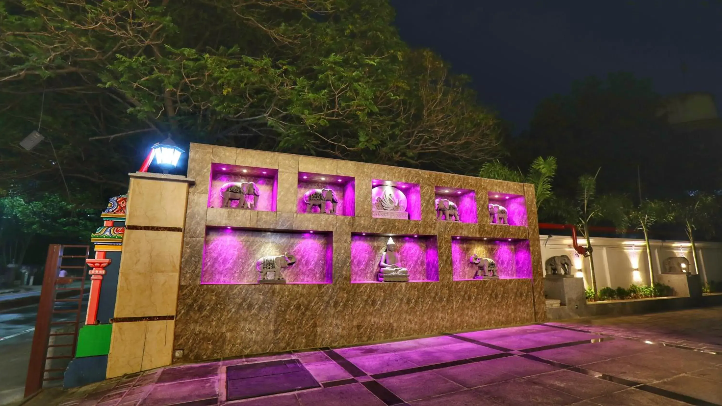 Facade/entrance in Quality Inn Sabari Facade/entrance in Quality Inn Sabari