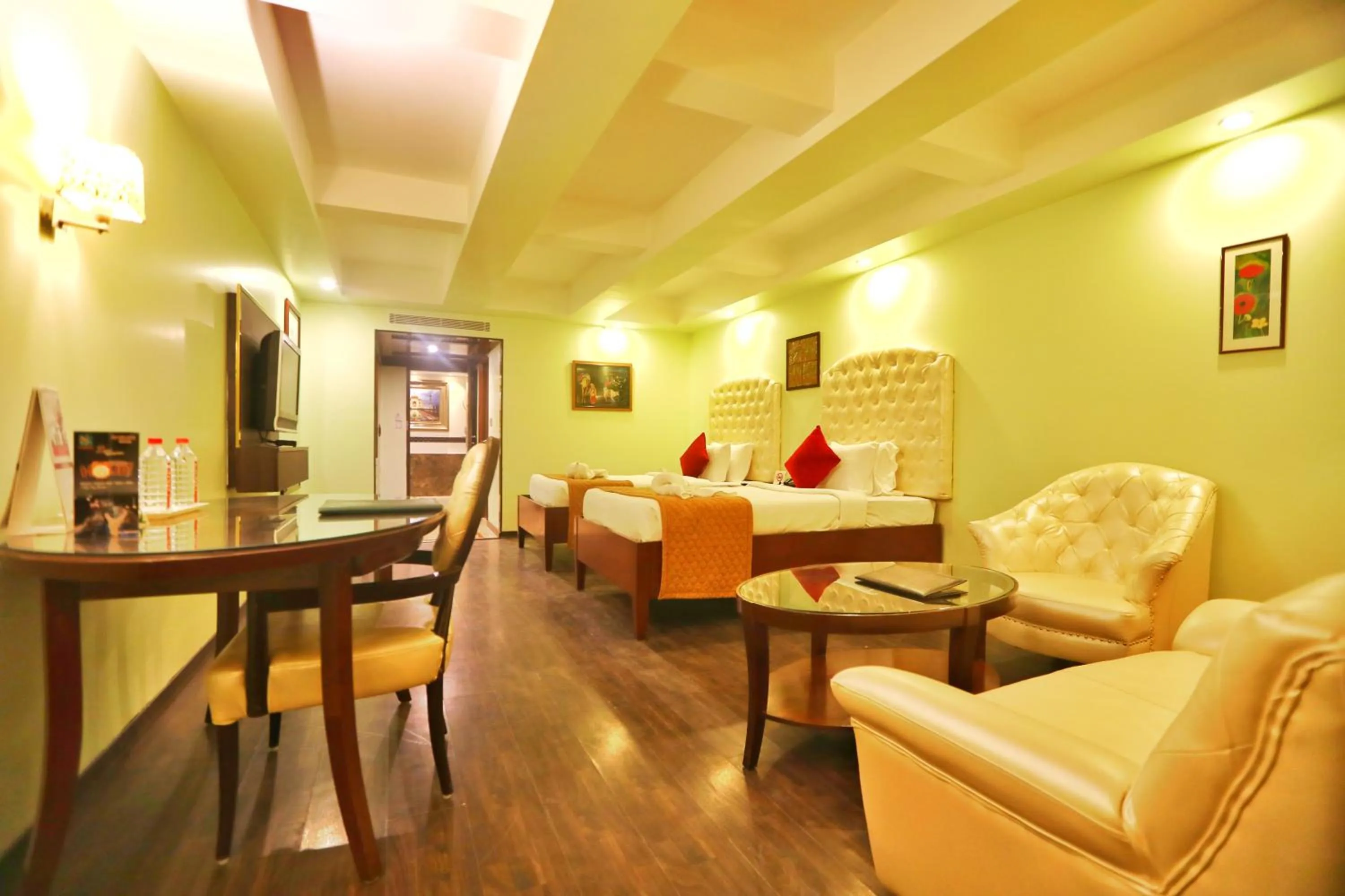 Photo of the whole room in Quality Inn Sabari