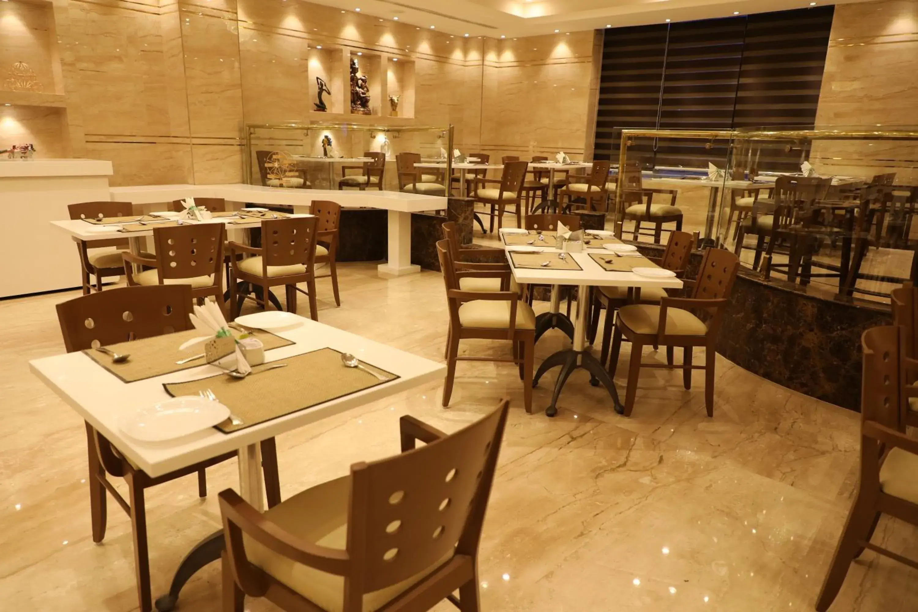 Restaurant/places to eat in Quality Inn Sabari Restaurant/places to eat in Quality Inn Sabari