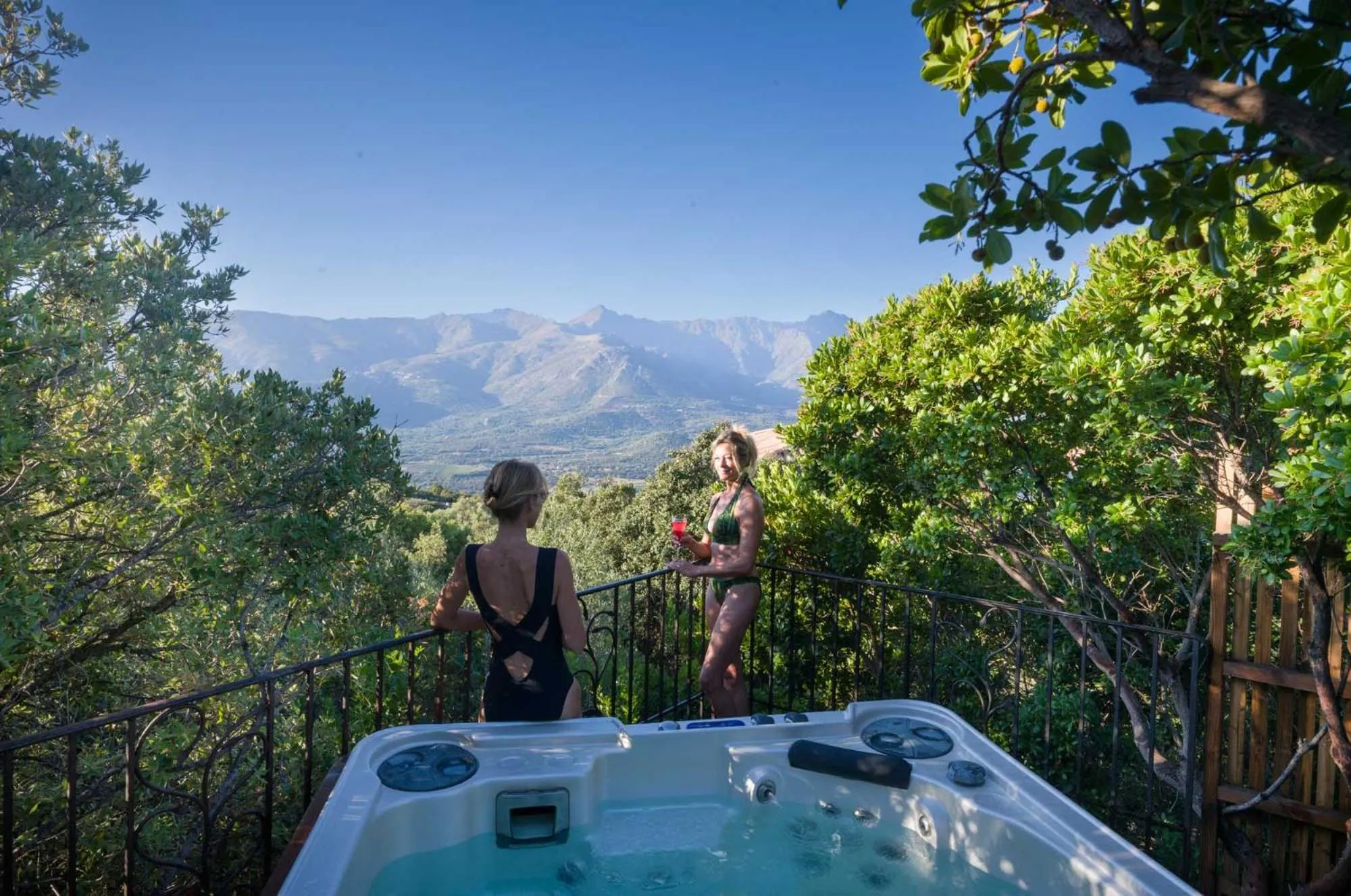 Hot Tub in Hotel A Piattatella