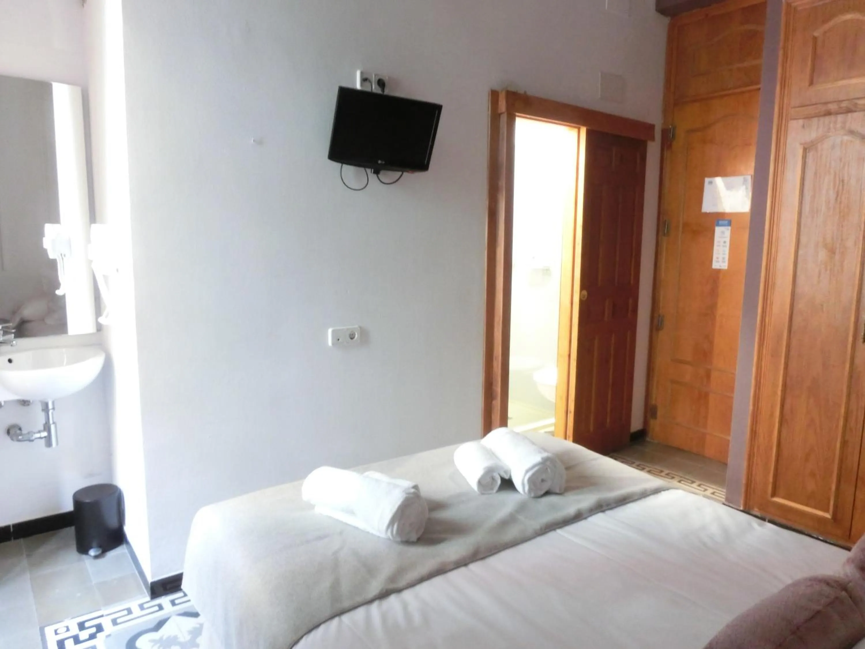 Photo of the whole room, Bed in Les Monges Palace Boutique