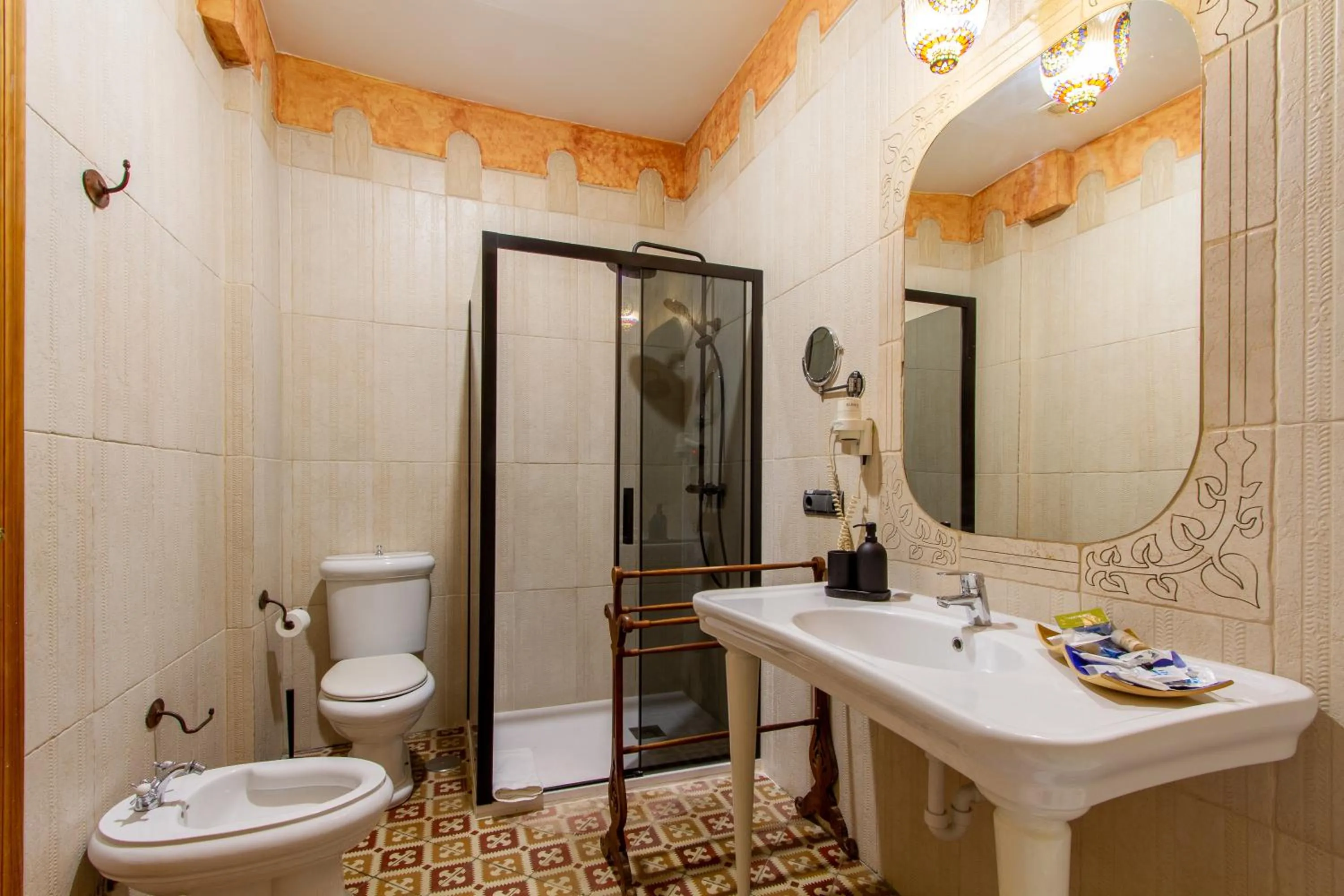 Shower in Les Monges Palace Boutique