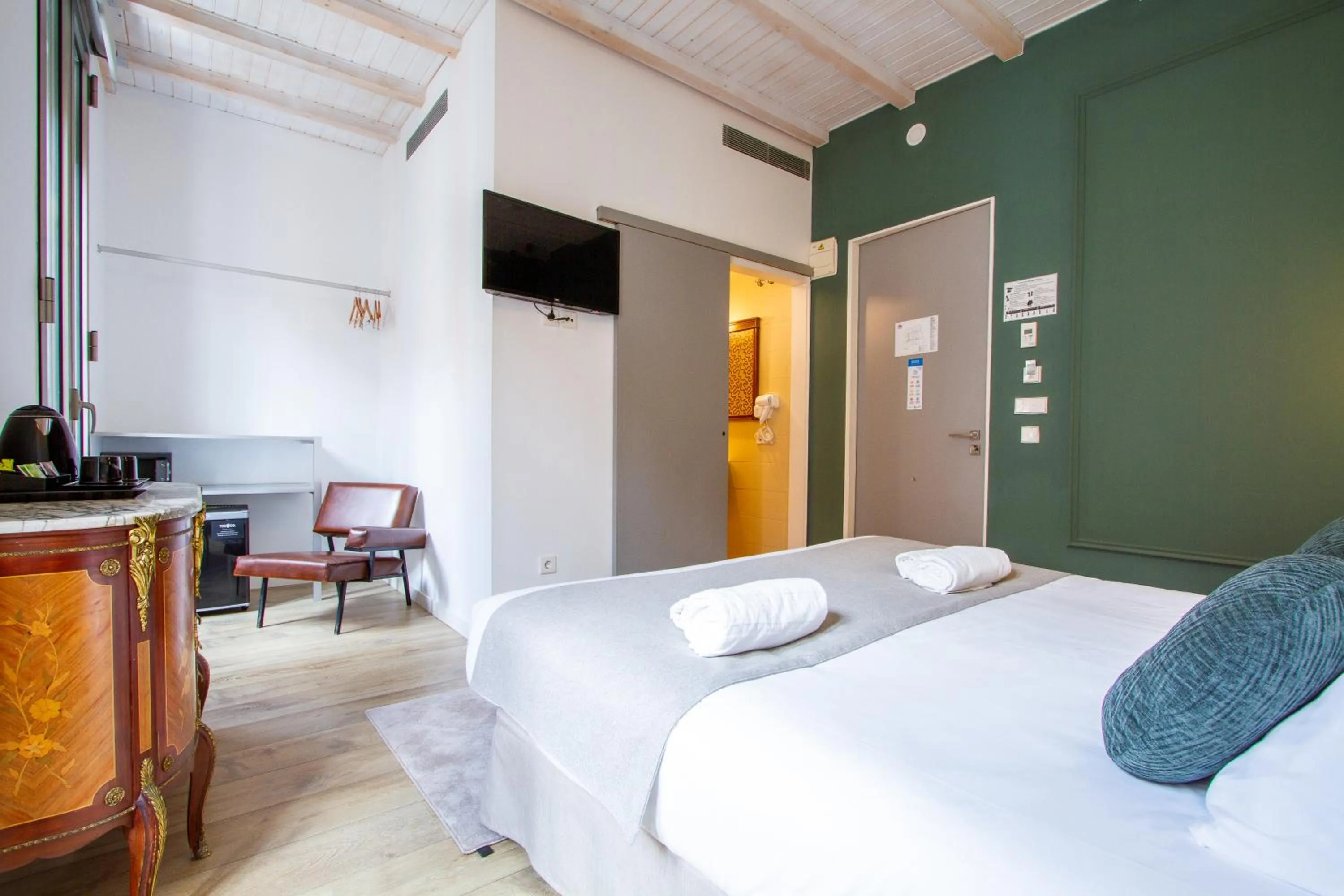 Bed in Les Monges Palace Boutique