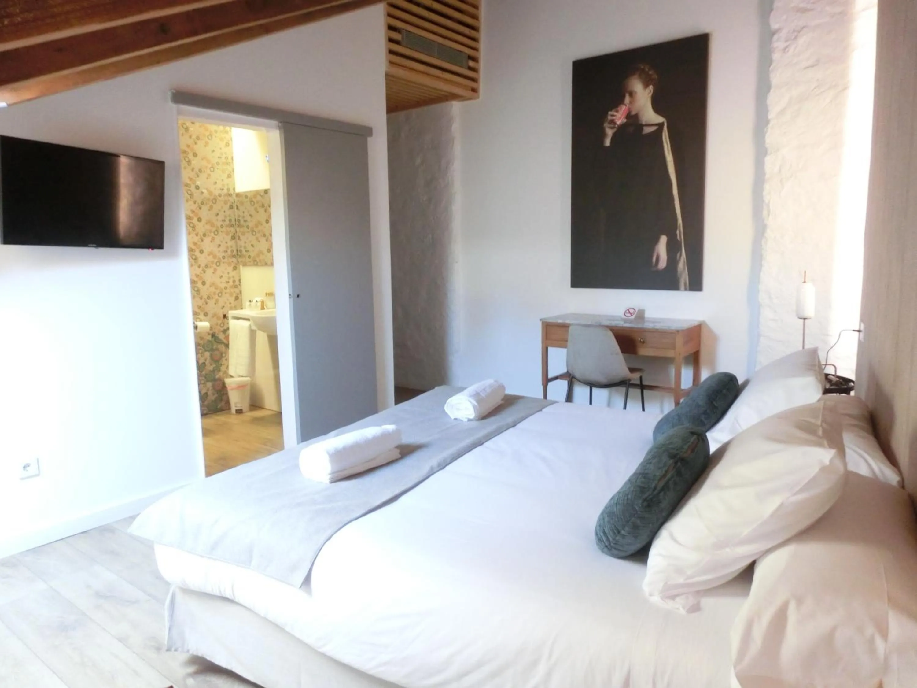 Photo of the whole room, Bed in Les Monges Palace Boutique