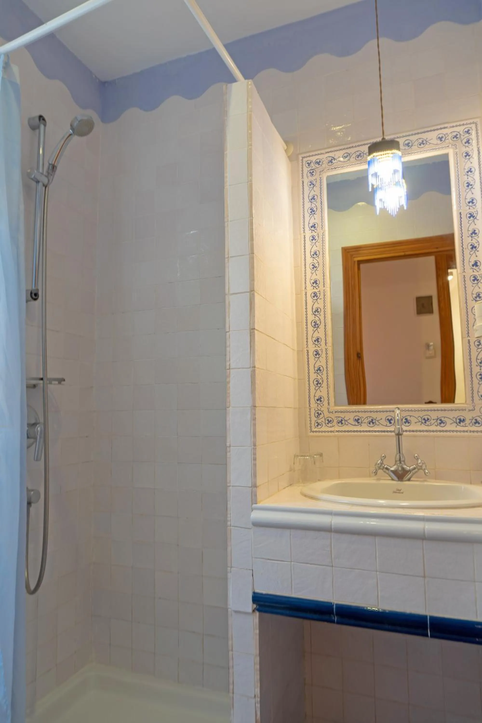 Shower in Les Monges Palace Boutique