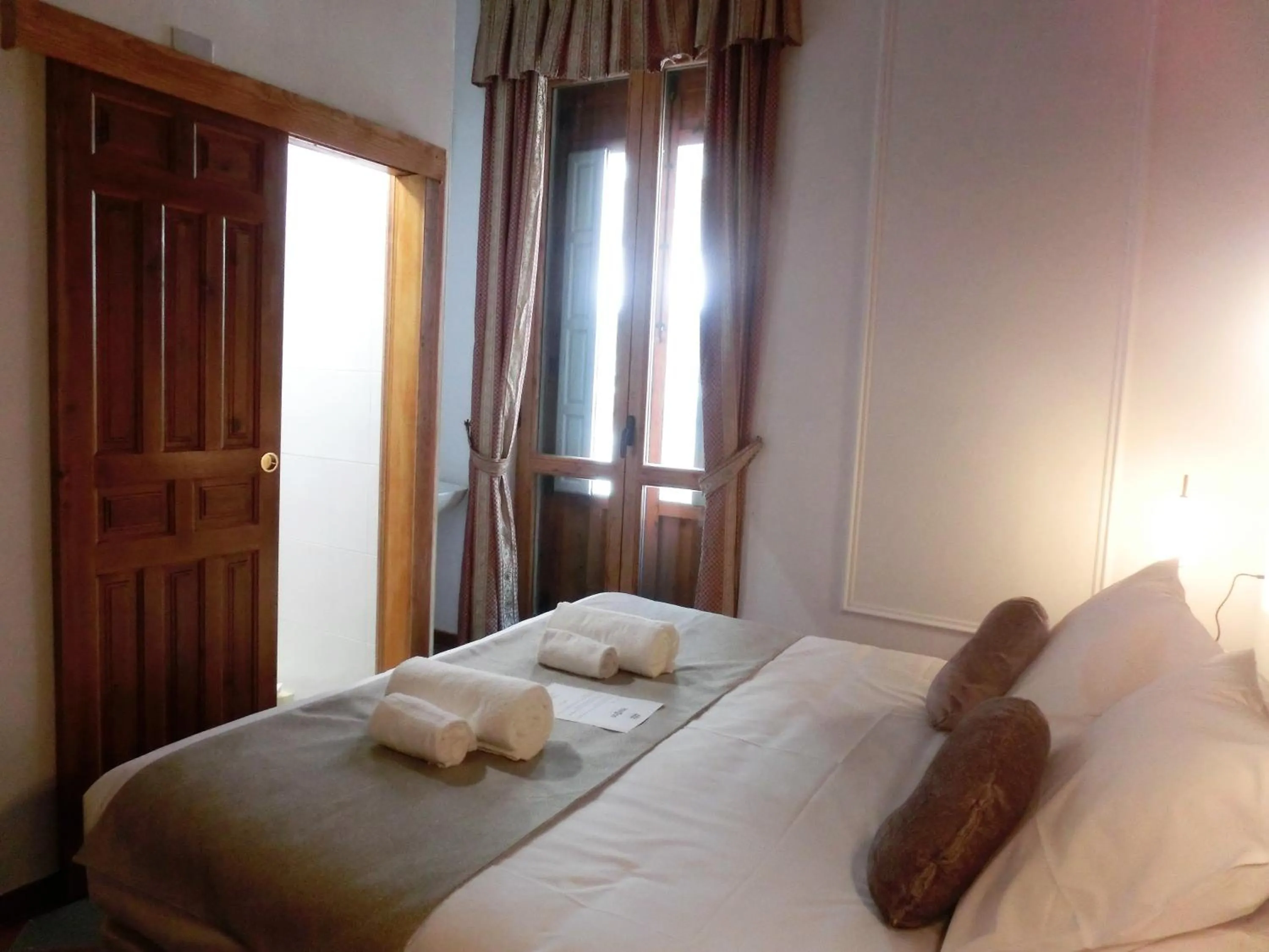 Photo of the whole room, Bed in Les Monges Palace Boutique